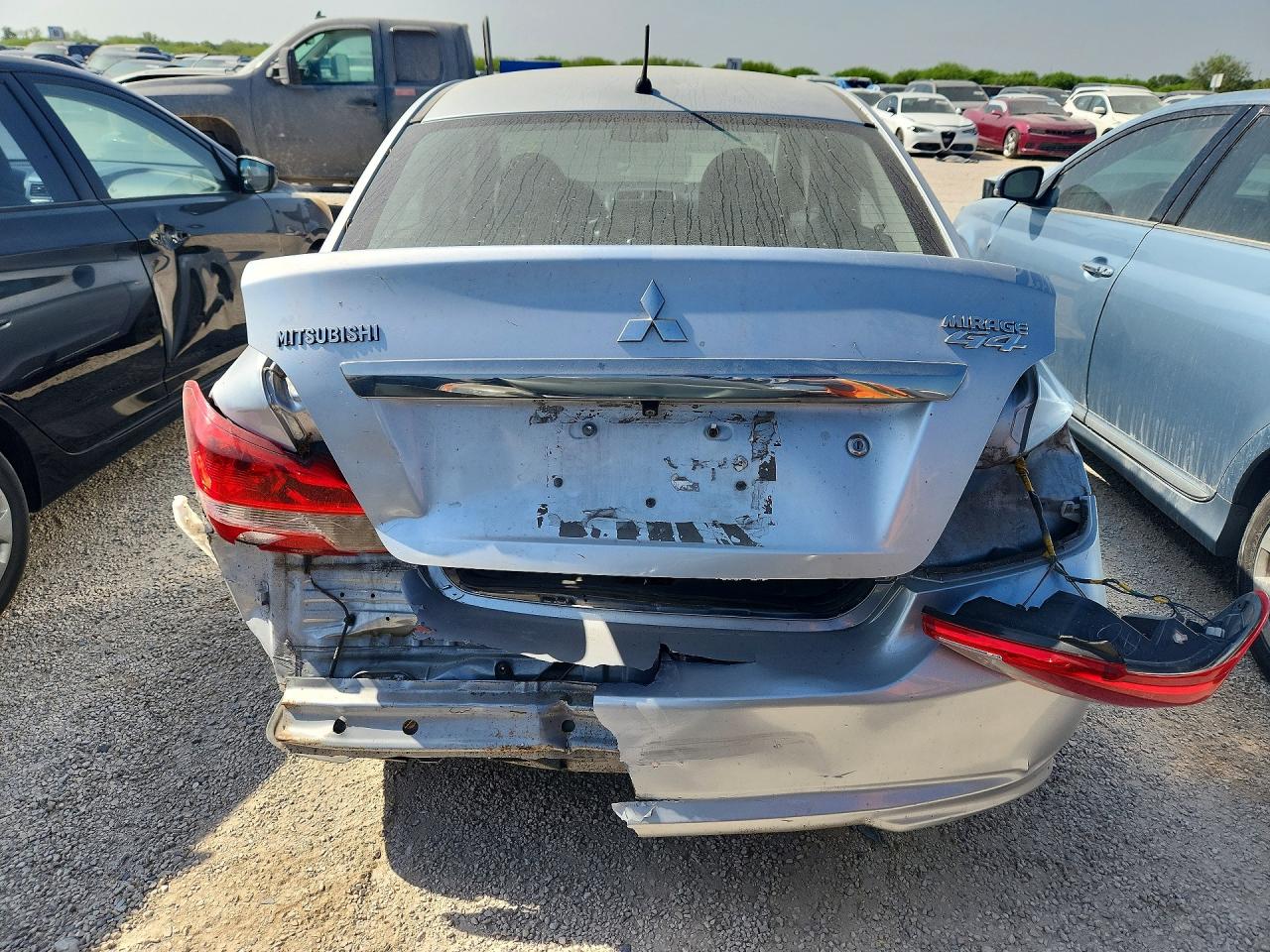 2018 Mitsubishi Mirage G4 Es Silver vin: ML32F3FJ3JHF01806