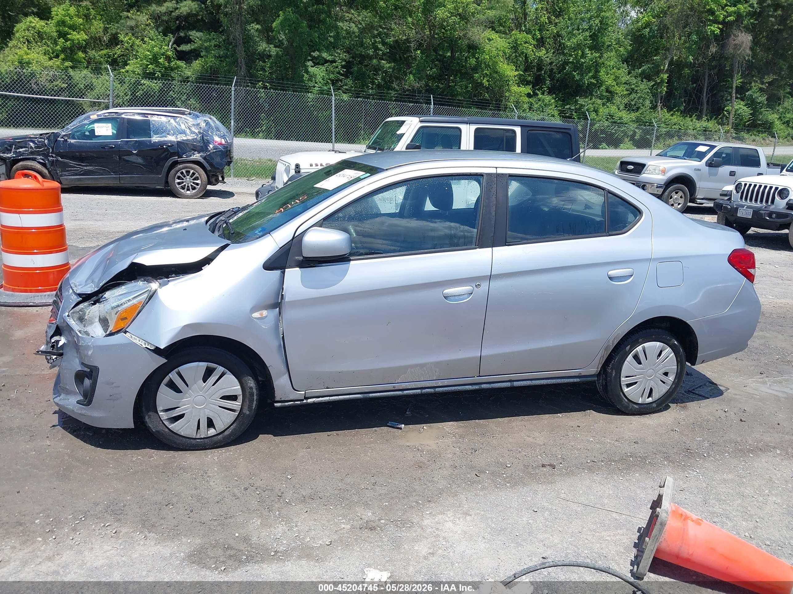 2020 Mitsubishi Mirage G4 Es Silver vin: ML32F3FJ4LHF06337