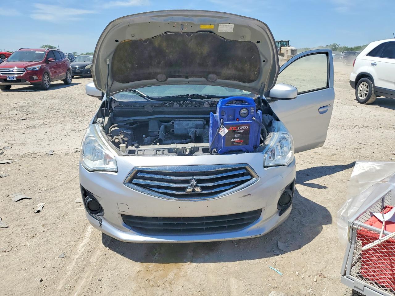 2017 Mitsubishi Mirage G4 Es Серебряный vin: ML32F3FJ7HH002093