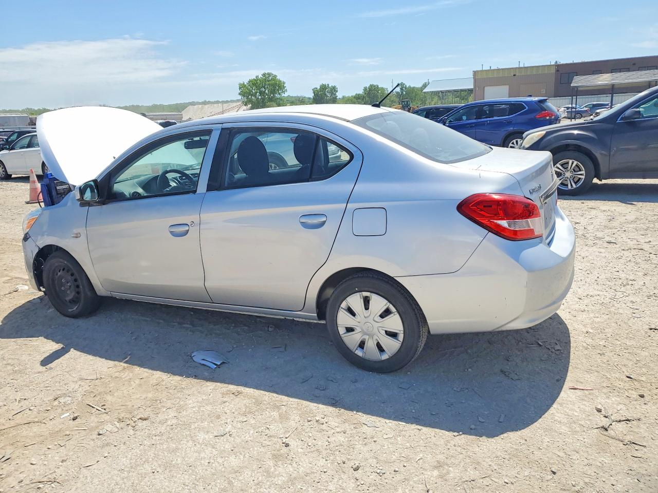 2017 Mitsubishi Mirage G4 Es Серебряный vin: ML32F3FJ7HH002093