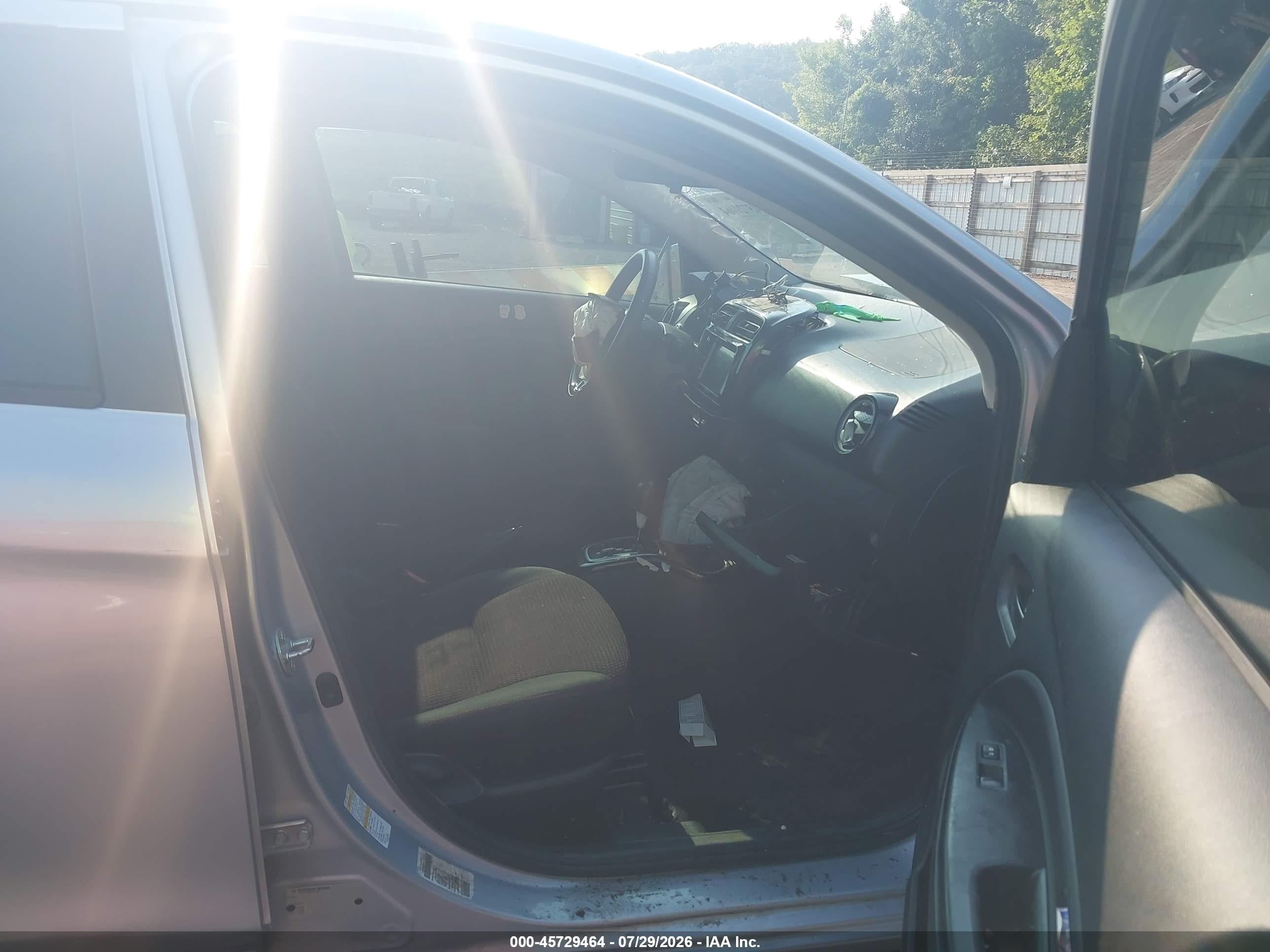 2020 Mitsubishi Mirage G4 Le Серебряный vin: ML32F4FJ9LHF07103