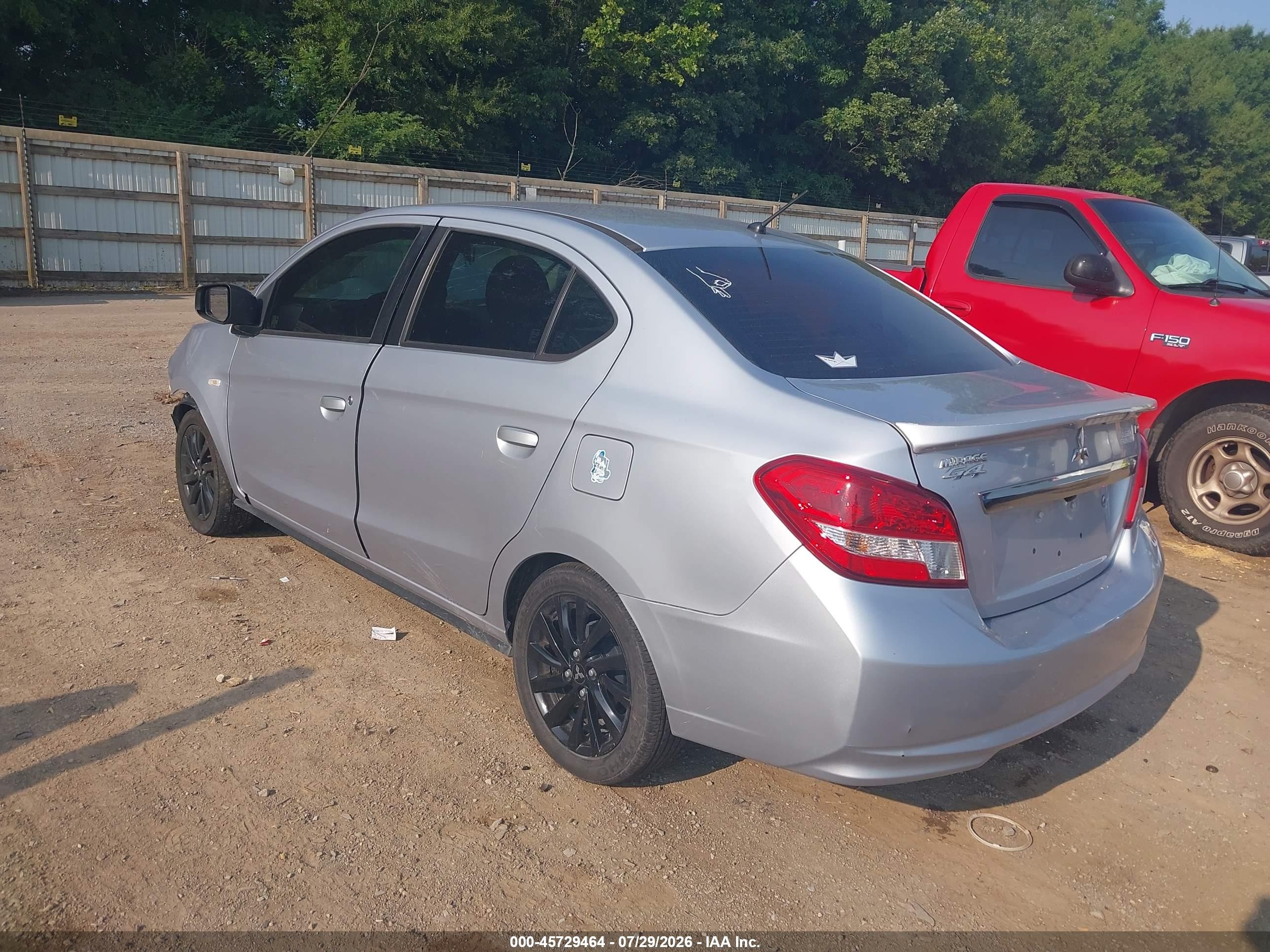 2020 Mitsubishi Mirage G4 Le Серебряный vin: ML32F4FJ9LHF07103