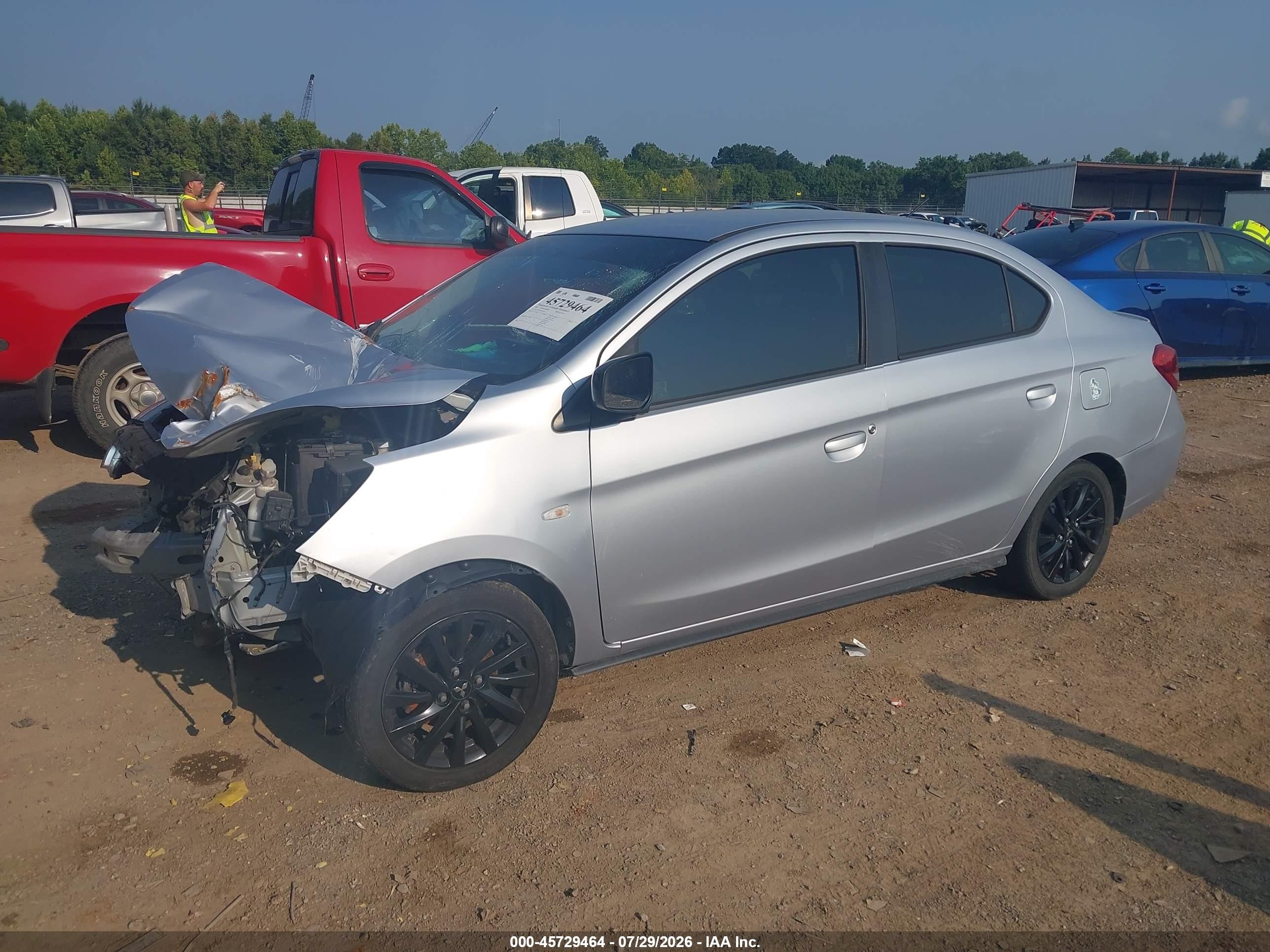 2020 Mitsubishi Mirage G4 Le Серебряный vin: ML32F4FJ9LHF07103