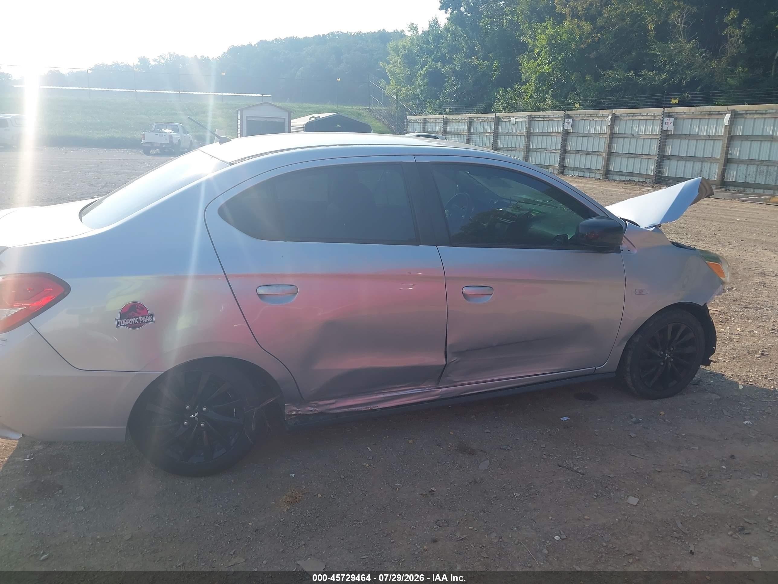 2020 Mitsubishi Mirage G4 Le Серебряный vin: ML32F4FJ9LHF07103