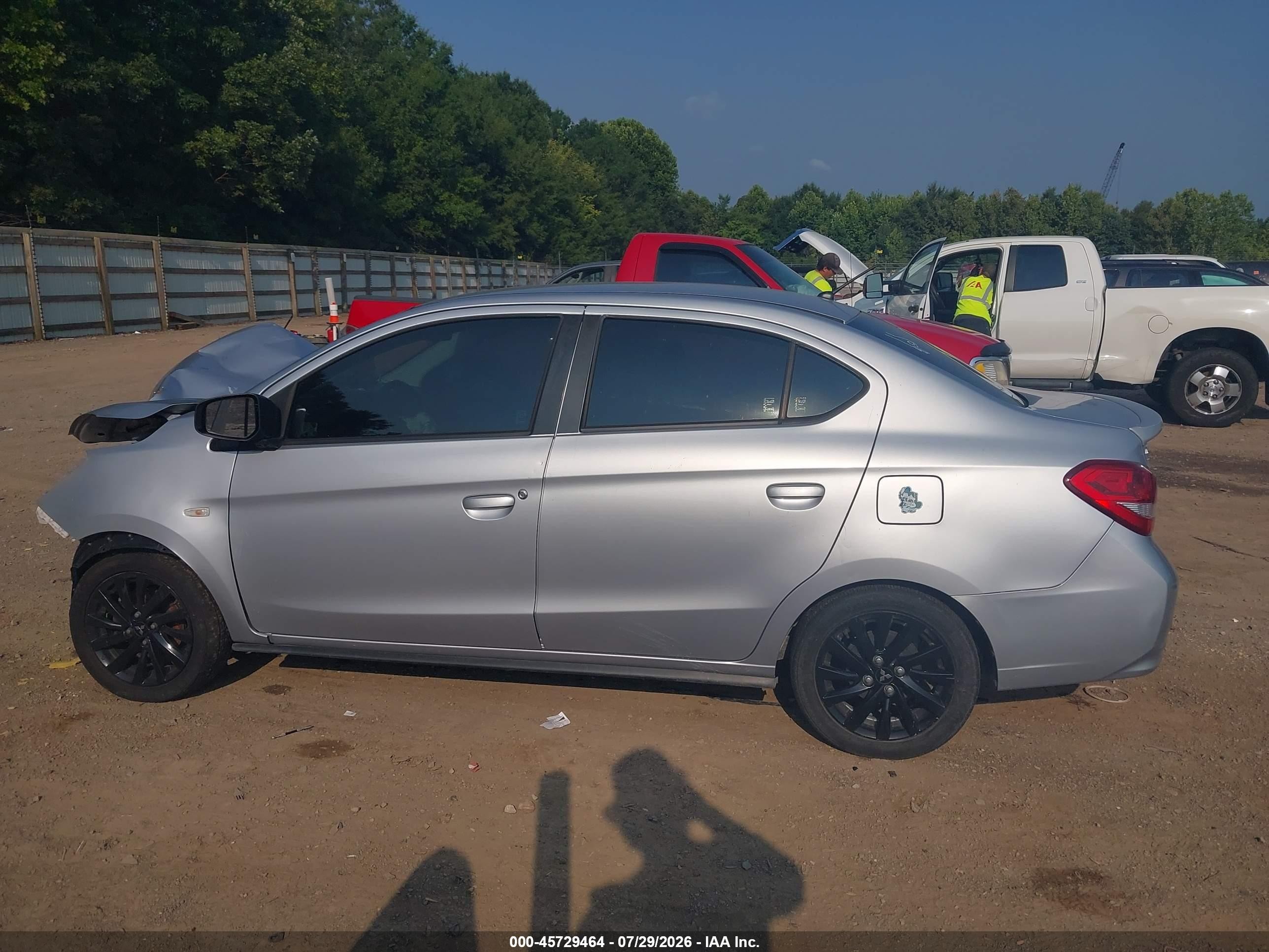 2020 Mitsubishi Mirage G4 Le Серебряный vin: ML32F4FJ9LHF07103