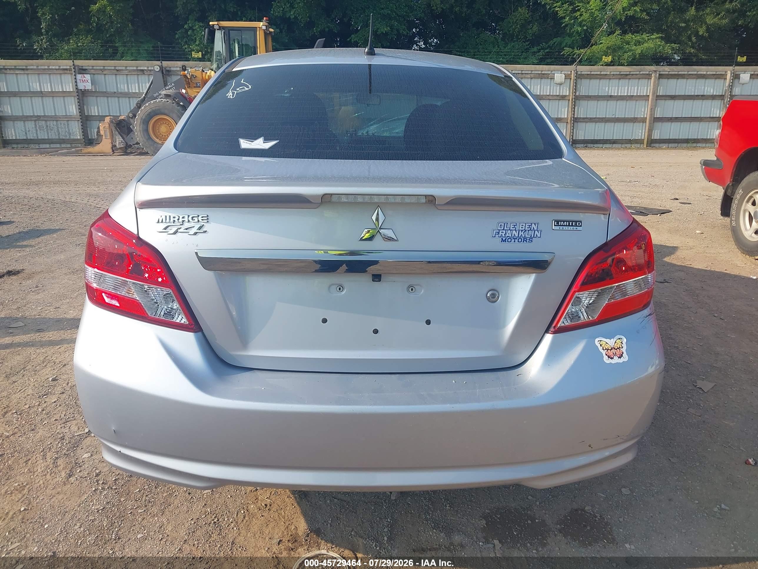2020 Mitsubishi Mirage G4 Le Серебряный vin: ML32F4FJ9LHF07103