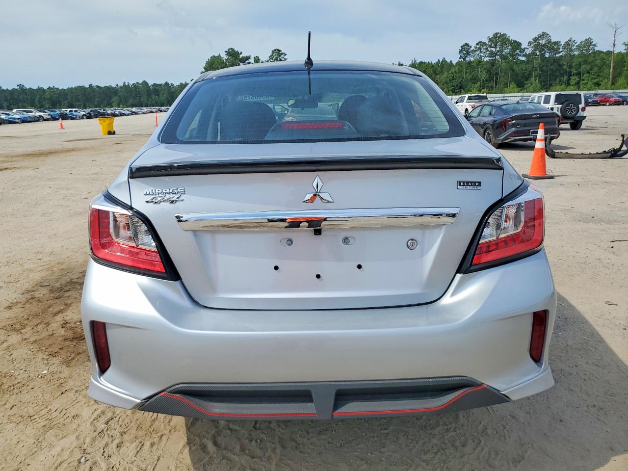 2024 Mitsubishi Mirage G4 Es Silver vin: ML32FUFJ5RHF19211