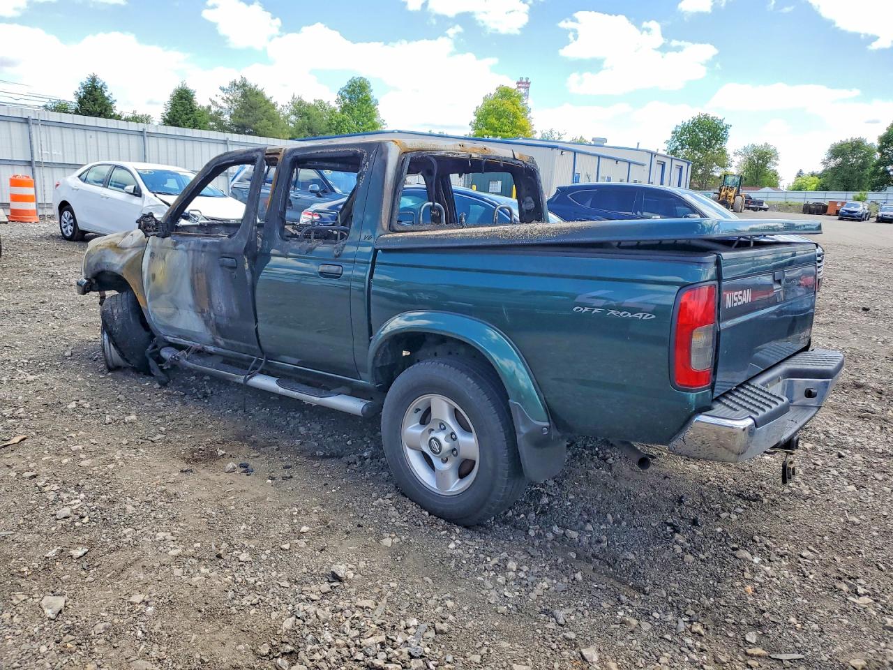 2000 Nissan Frontier Xe Green vin: N0V1N53981506