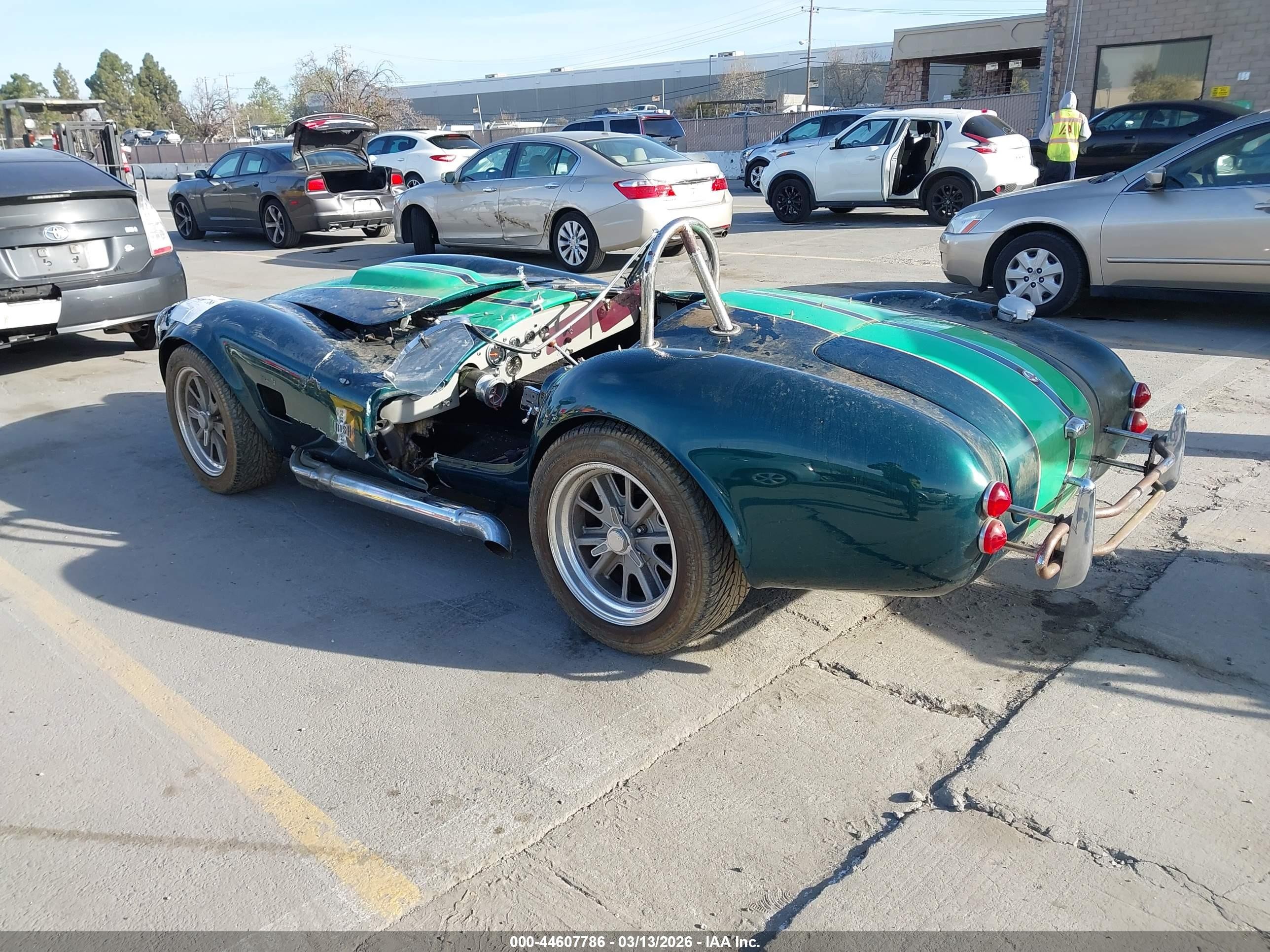 1968 Ford 427 Cobra   Green vin: NAF42700007016B88