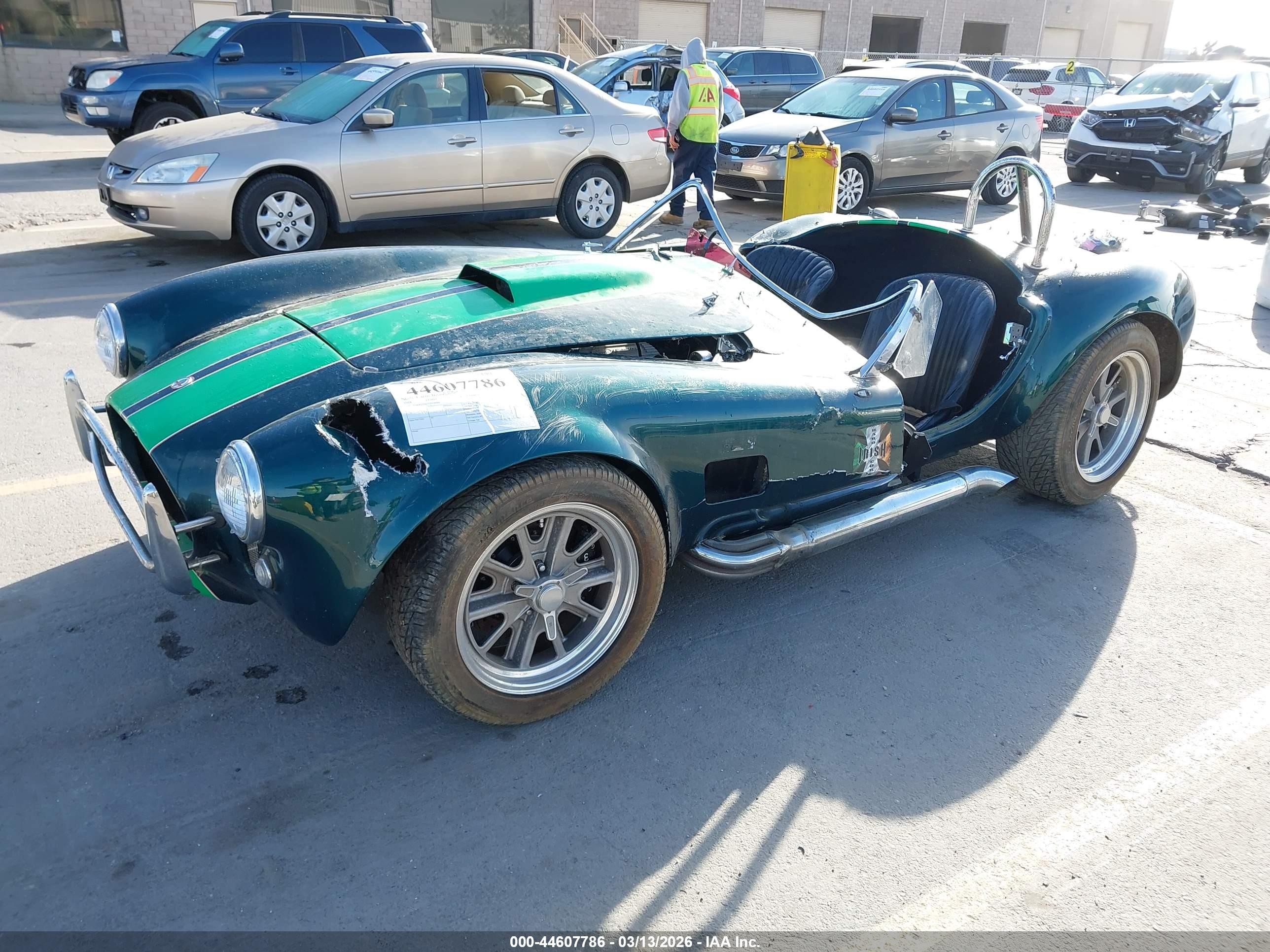 1968 Ford 427 Cobra   Green vin: NAF42700007016B88