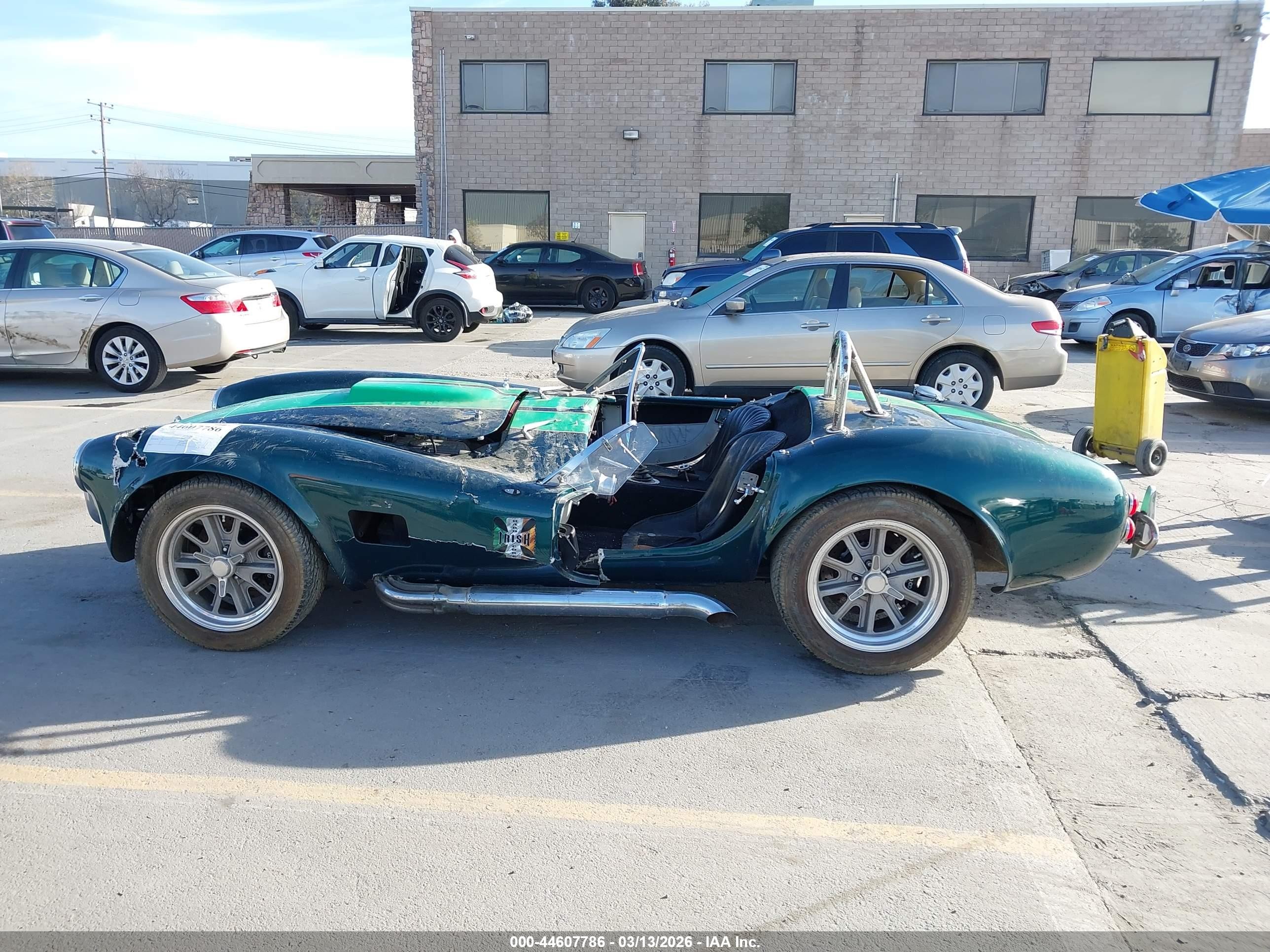 1968 Ford 427 Cobra   Green vin: NAF42700007016B88