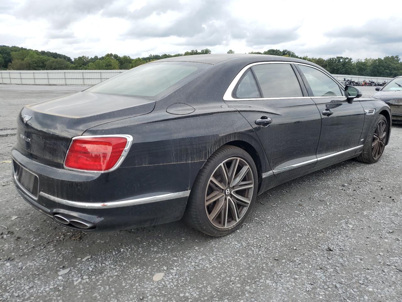 2022 Bentley Flying Spu Черный vin: NCS107417