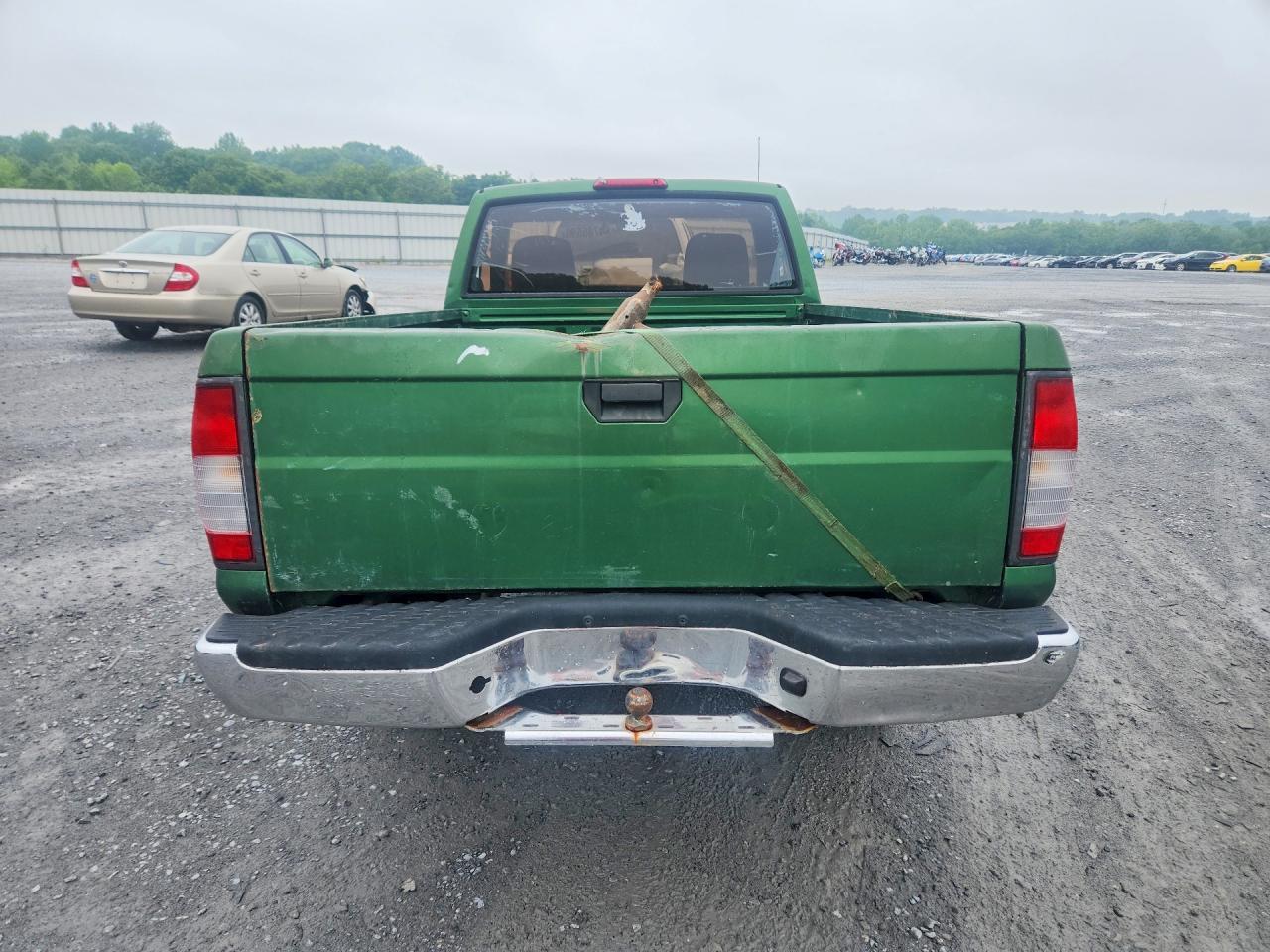 1998 Nissan Frontier Green vin: NCS109383