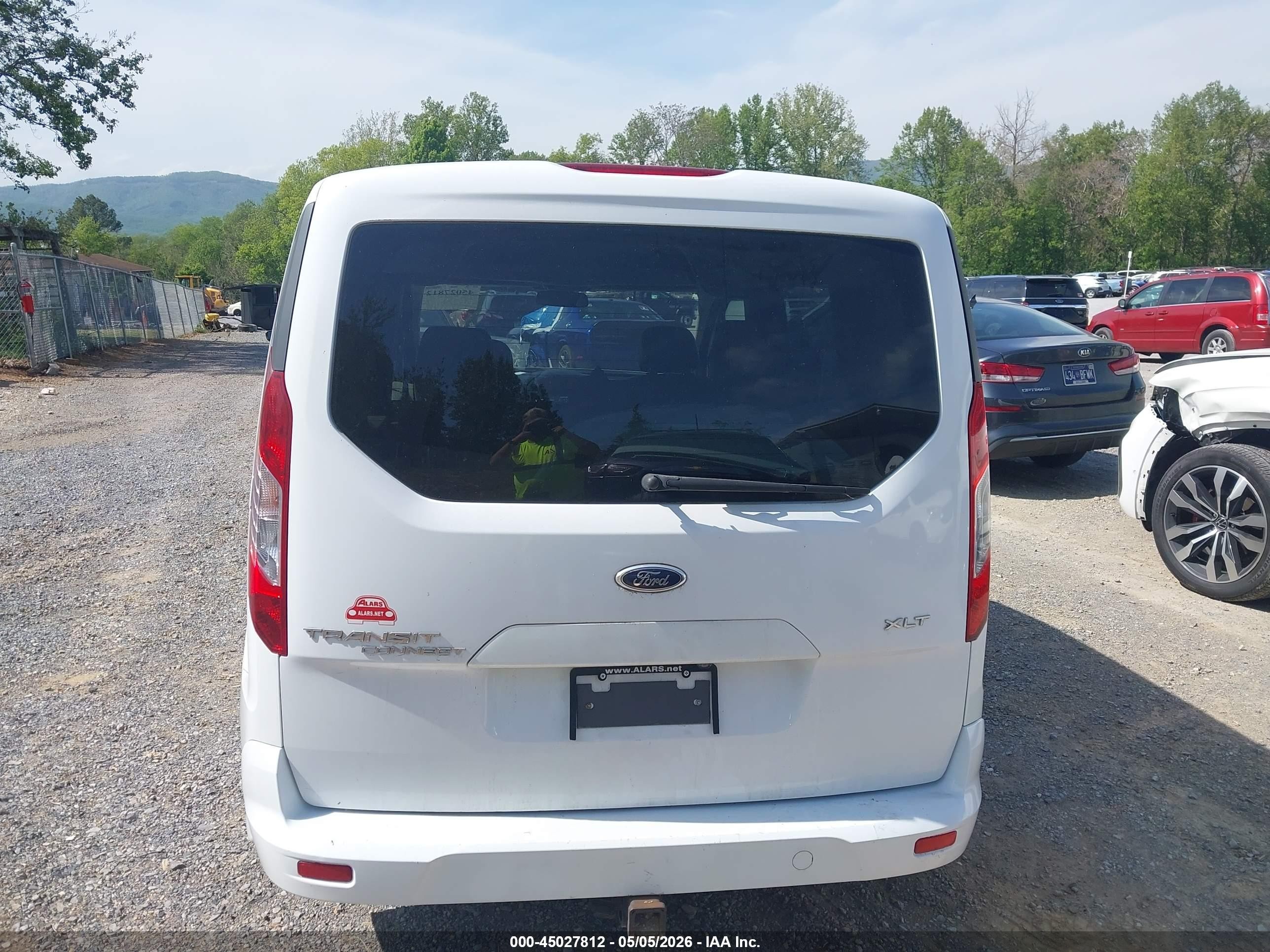 2014 Ford Transit Connect Xlt White vin: NM0AE8F73E1146013