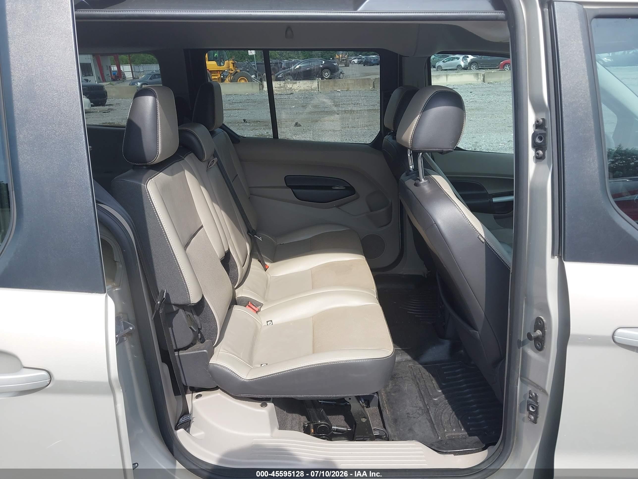 2015 Ford Transit Connect Titanium Tan vin: NM0GE9G74F1190019