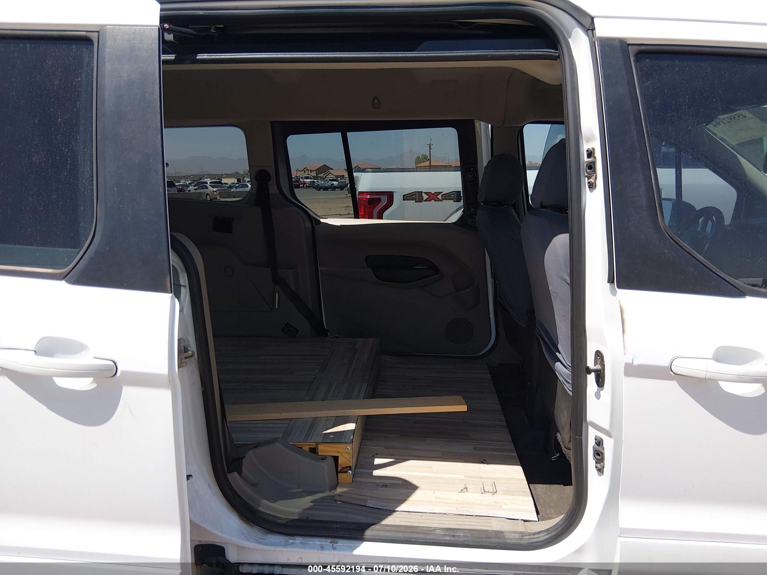 2015 Ford Transit Connect Xlt Белый vin: NM0GS9F70F1224211