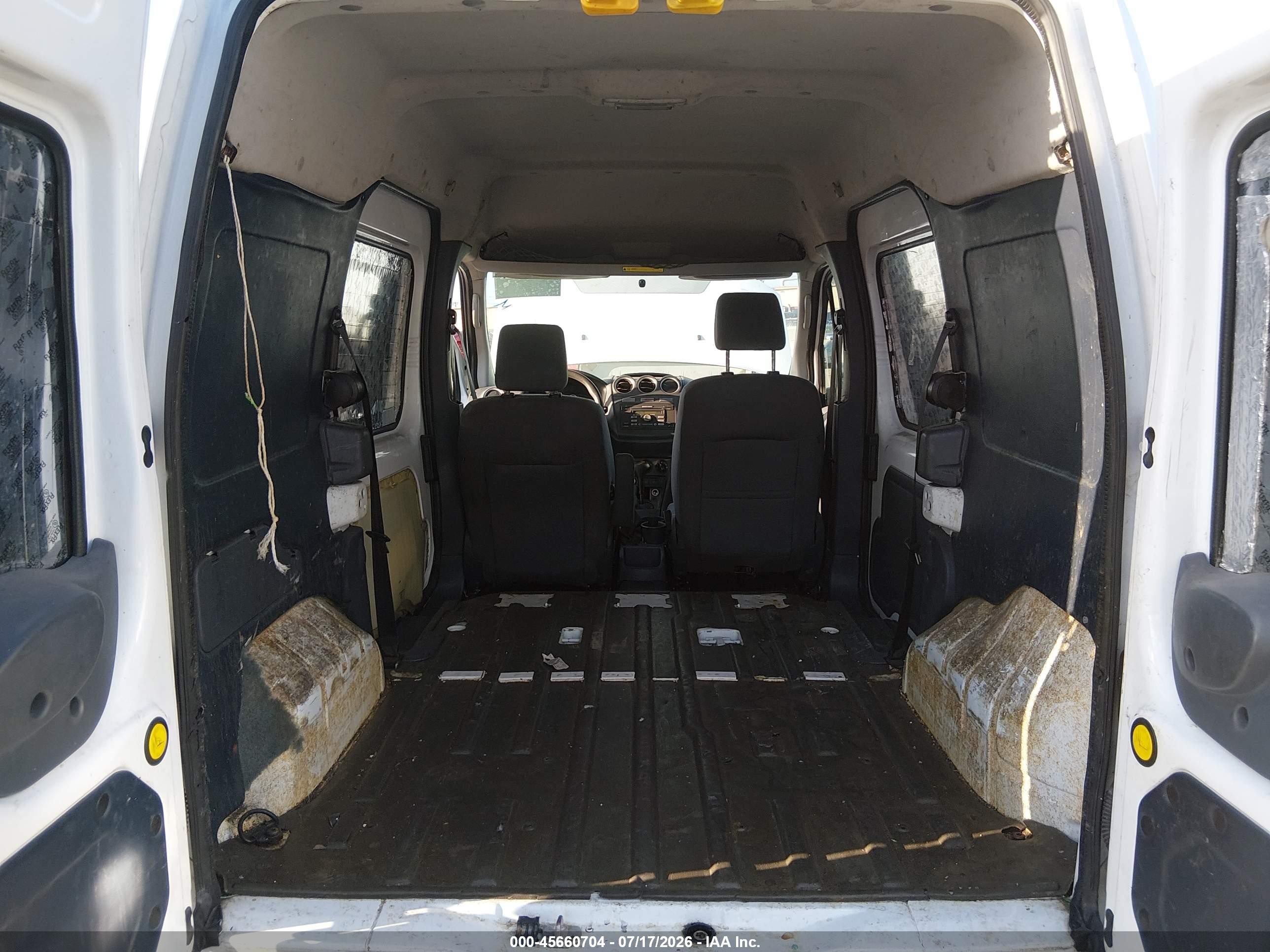 2010 Ford Transit Connect Xlt Белый vin: NM0KS9BN2AT011627
