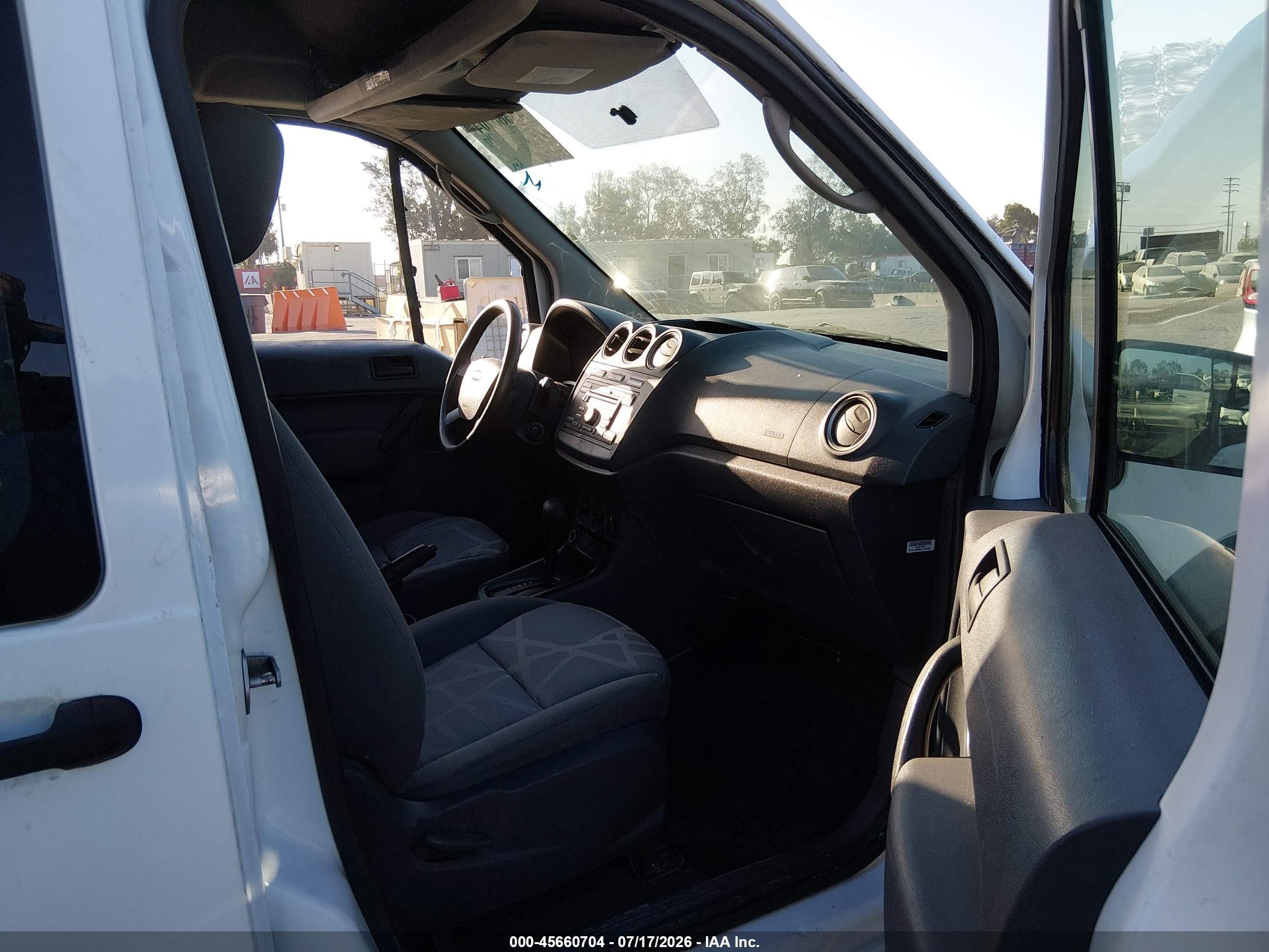2010 Ford Transit Connect Xlt Белый vin: NM0KS9BN2AT011627