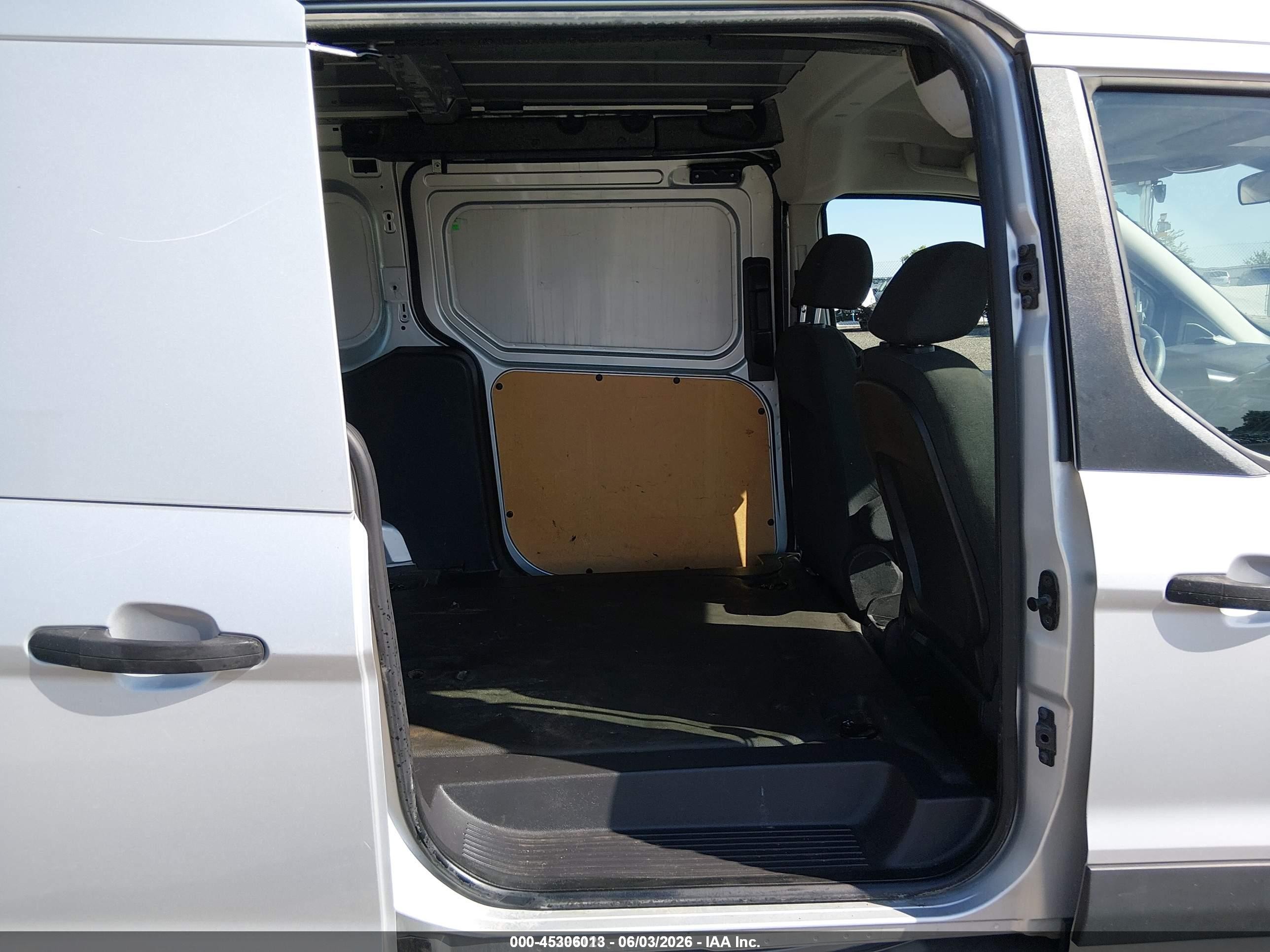 2015 Ford Transit Connect Xl Silver vin: NM0LE7E76F1221843
