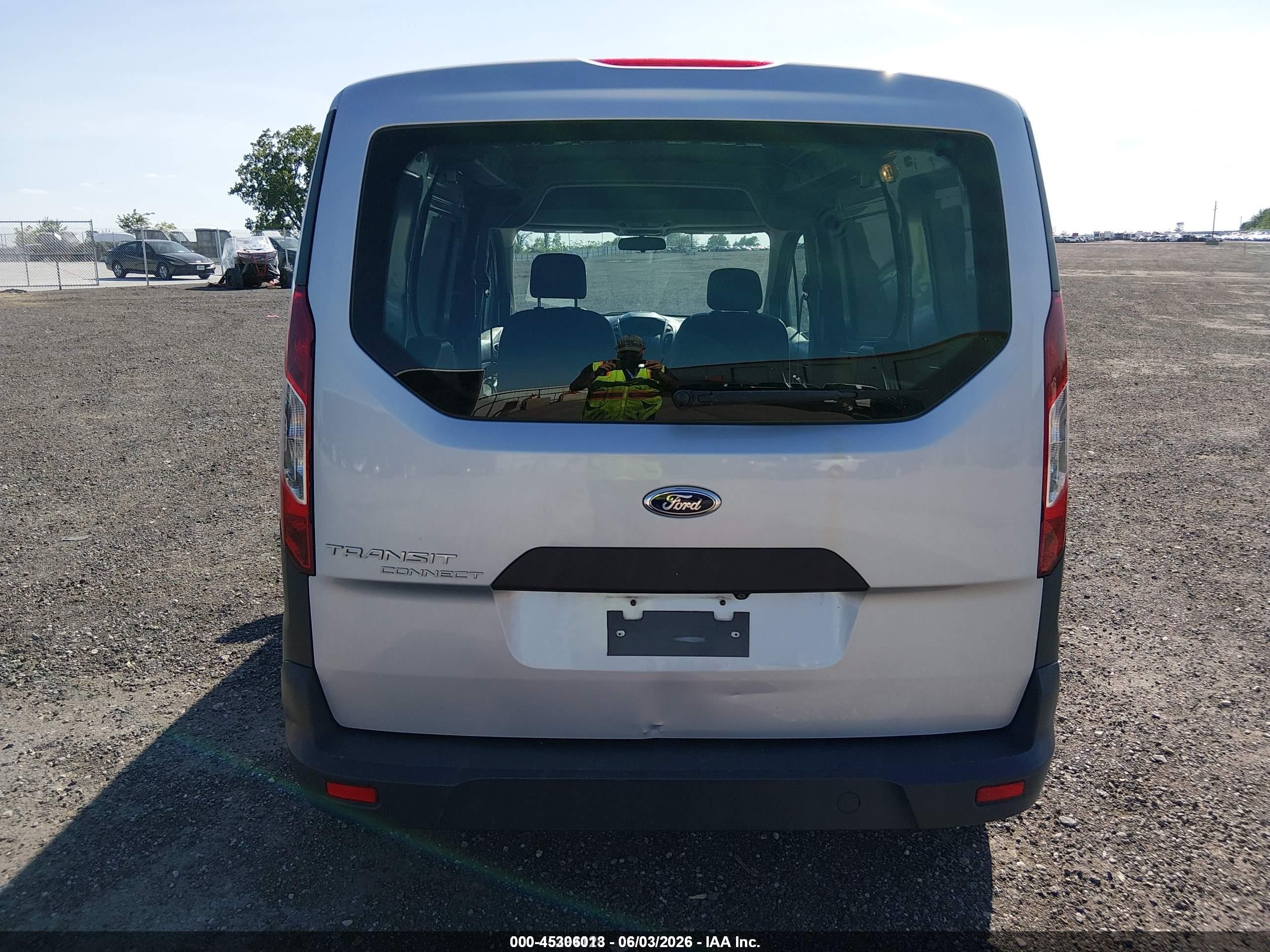 2015 Ford Transit Connect Xl Silver vin: NM0LE7E76F1221843