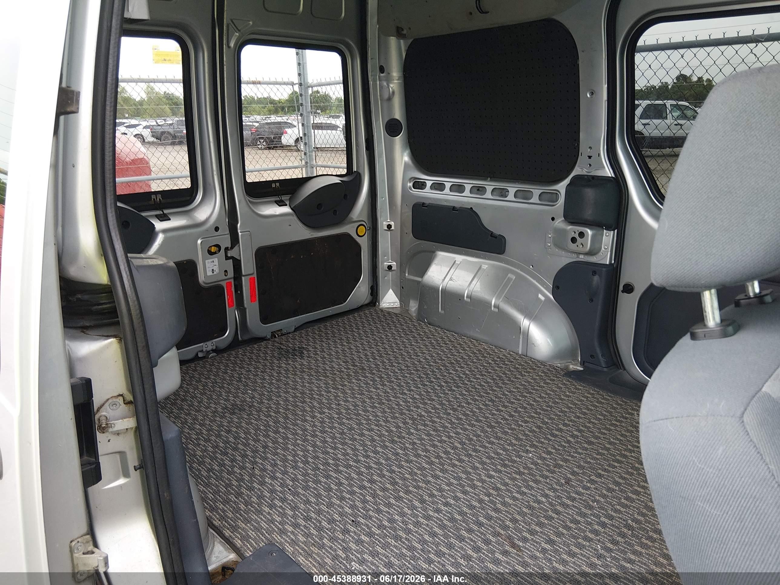 2011 Ford Transit Connect Xlt Серебряный vin: NM0LS6BN4BT070294