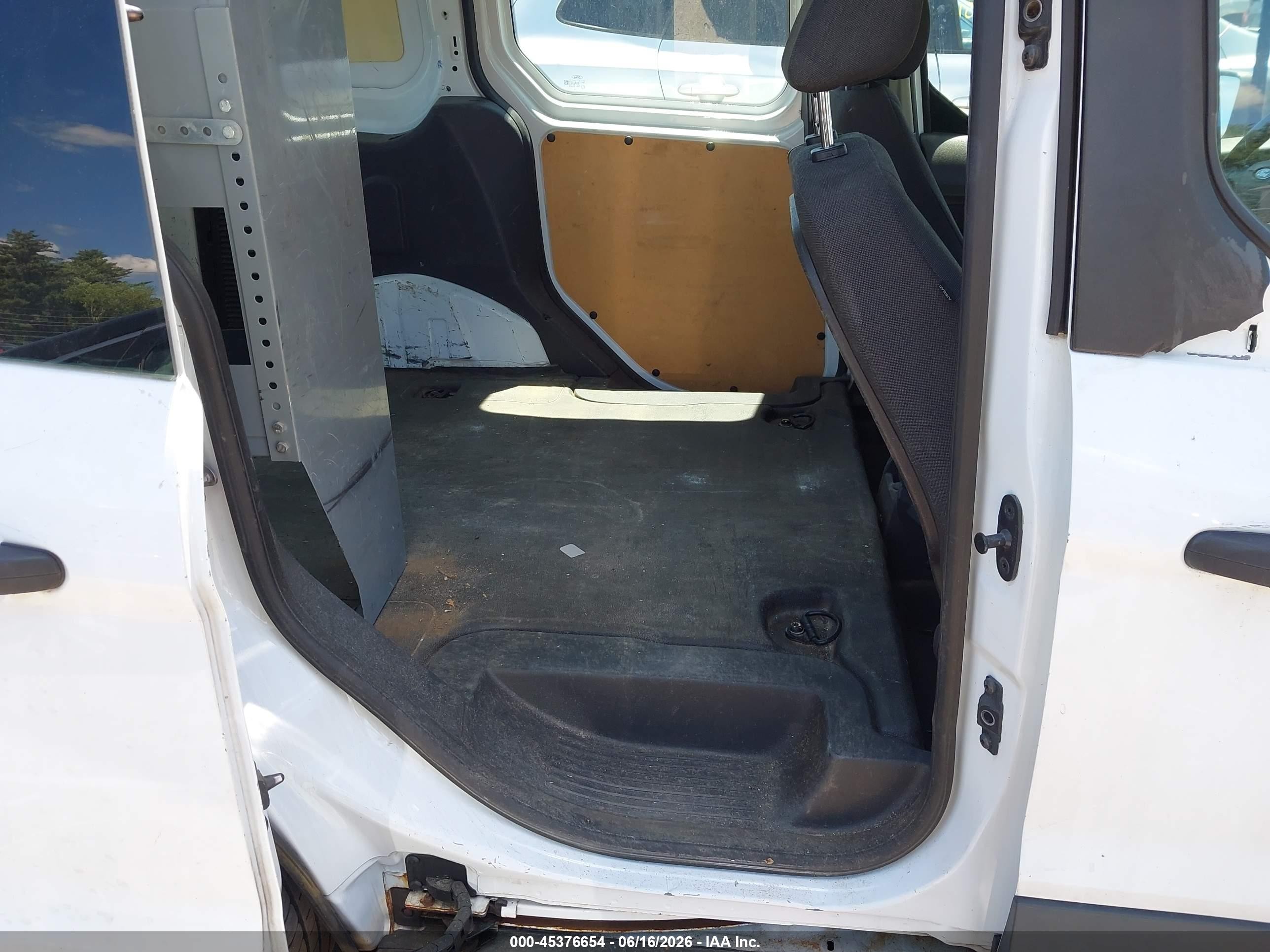2015 Ford Transit Connect Xl White vin: NM0LS6E77F1222860