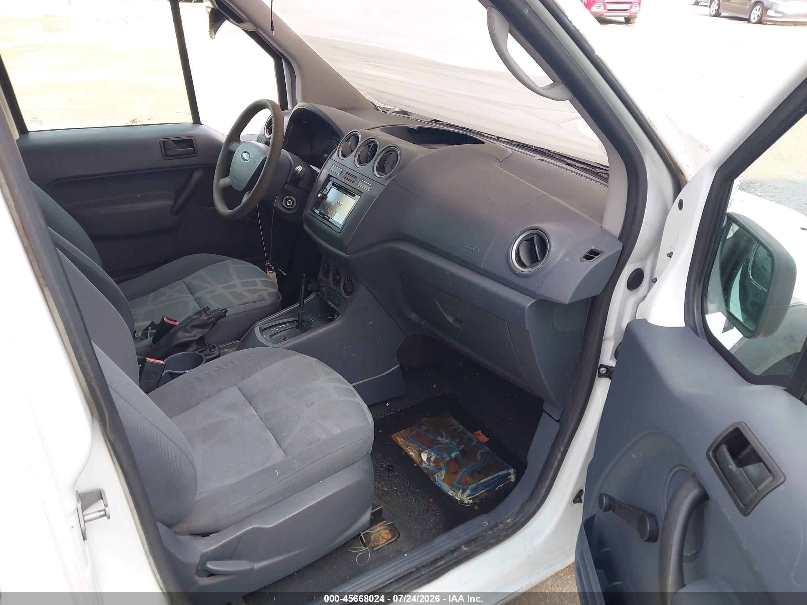 2013 Ford Transit Connect Xl Белый vin: NM0LS7CN3DT126443