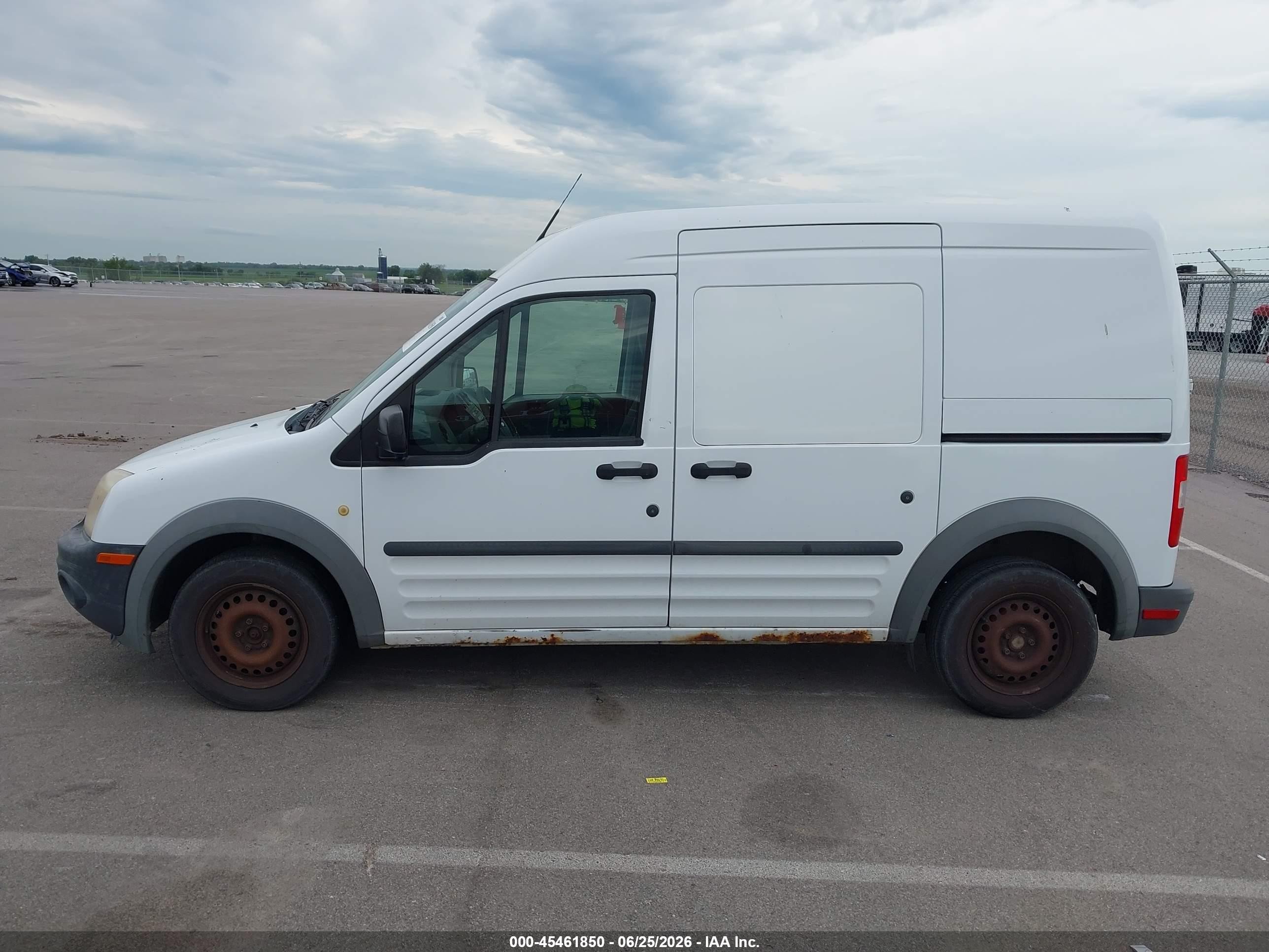 2013 Ford Transit Connect Xl Белый vin: NM0LS7CN6DT159064