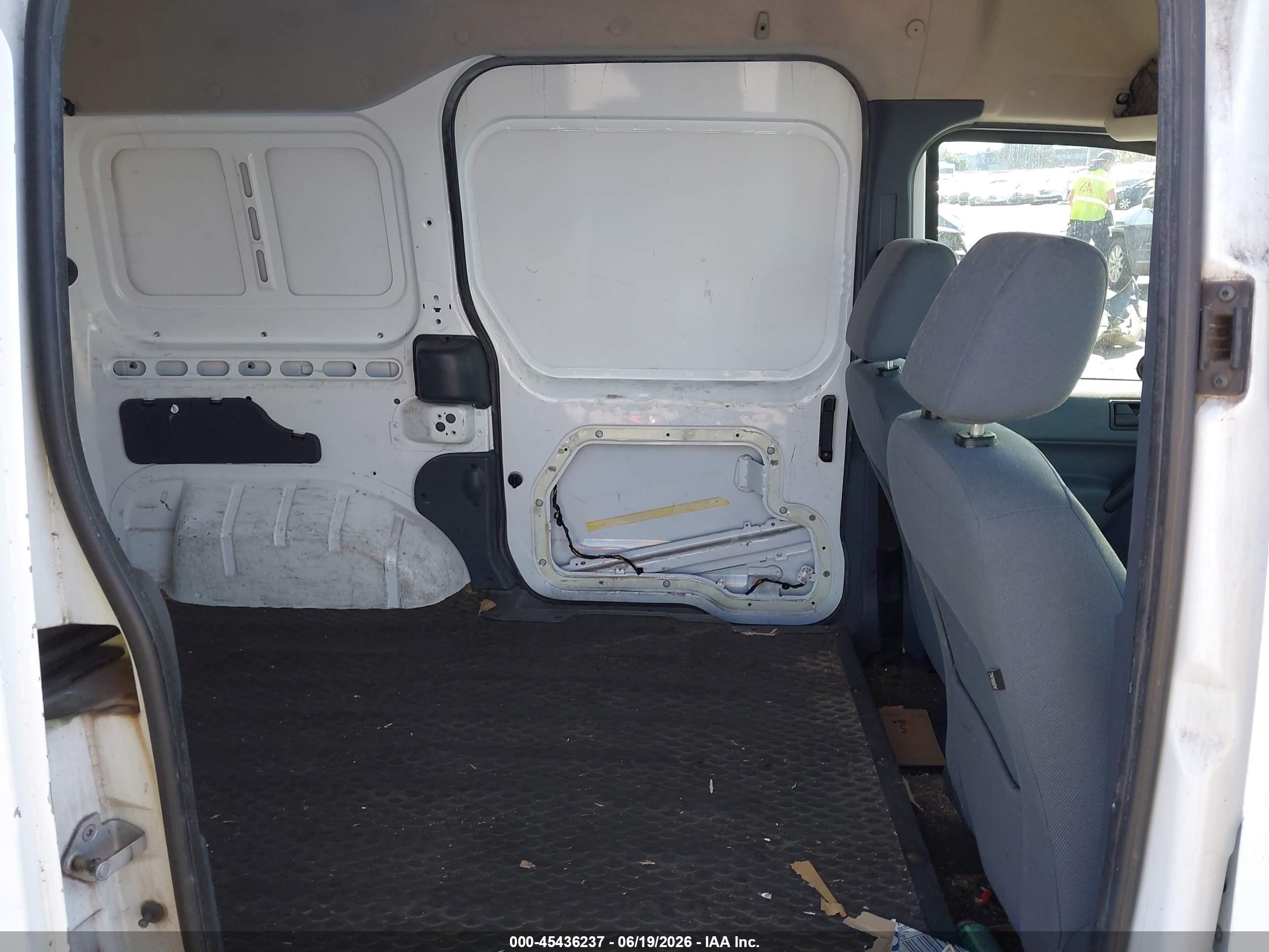 2010 Ford Transit Connect Xlt Белый vin: NM0LS7DN4AT034655