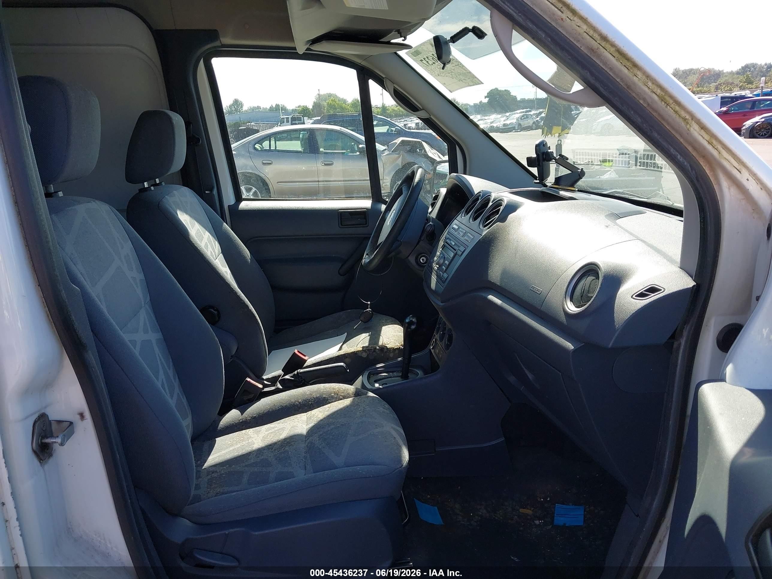 2010 Ford Transit Connect Xlt Белый vin: NM0LS7DN4AT034655