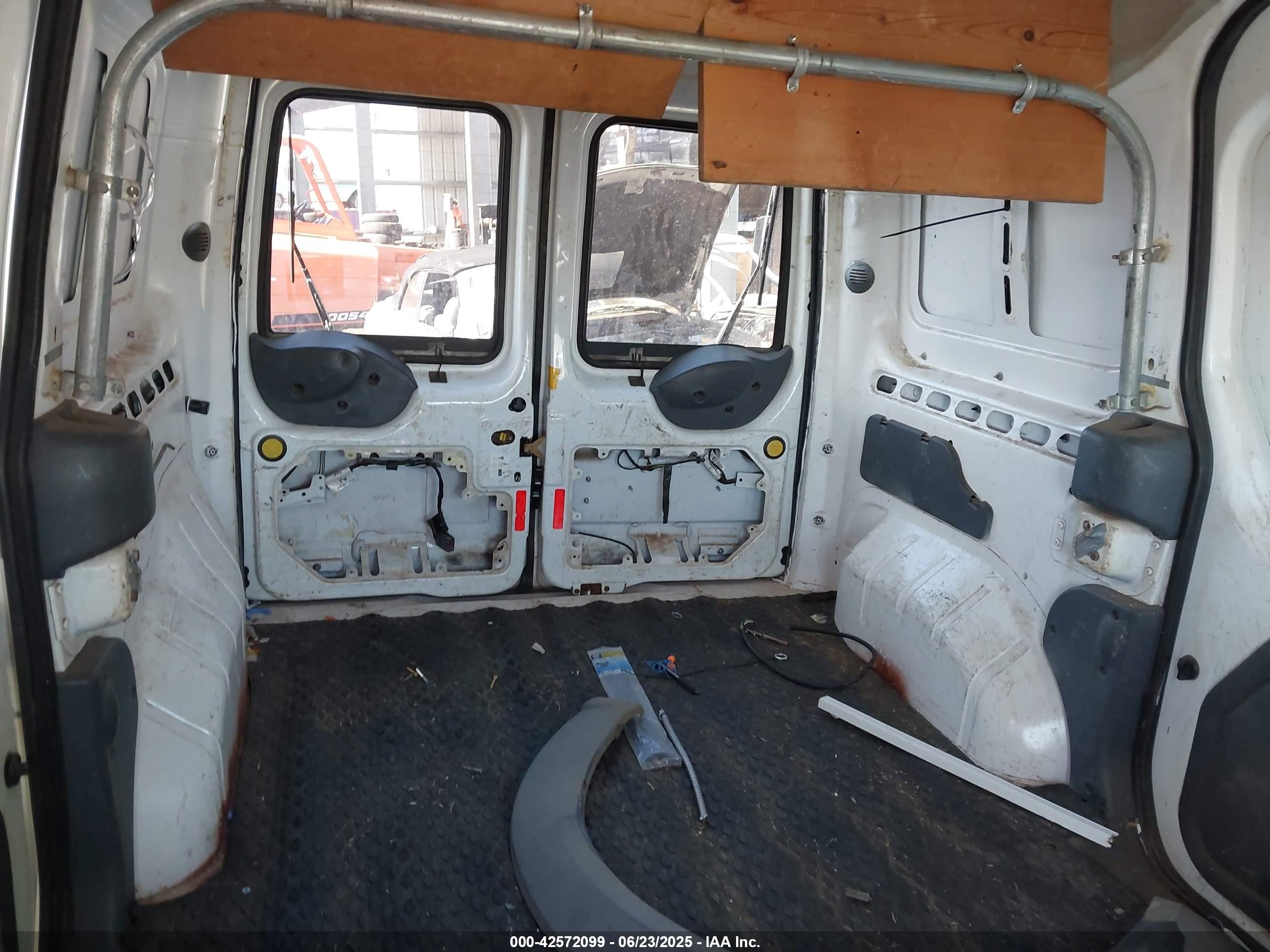 2010 Ford Transit Connect Xlt White vin: NM0LS7DN5AT014205