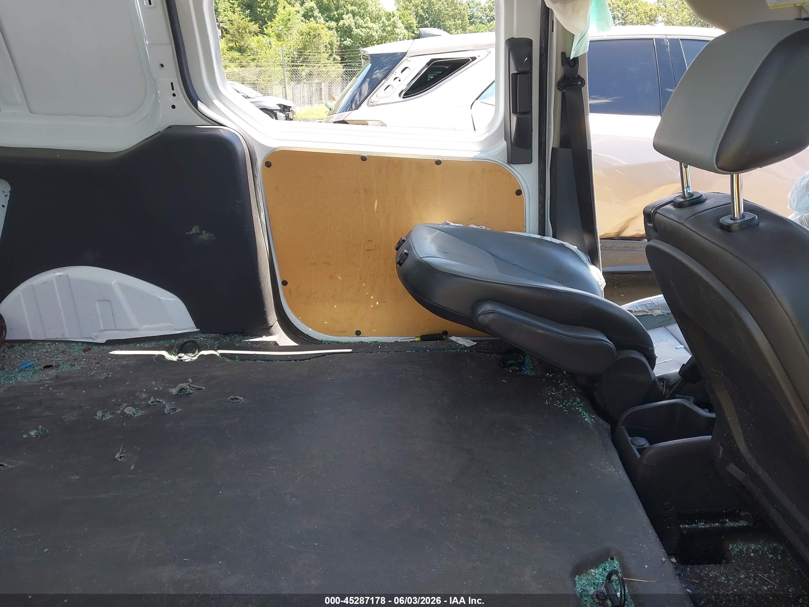 2015 Ford Transit Connect Xl White vin: NM0LS7E72F1219404