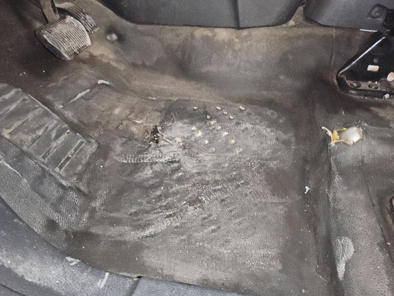 2015 Ford Transit Connect Xl White vin: NM0LS7E77F1193284 Damage: Left Front Carpet, Worn, Replacement Required