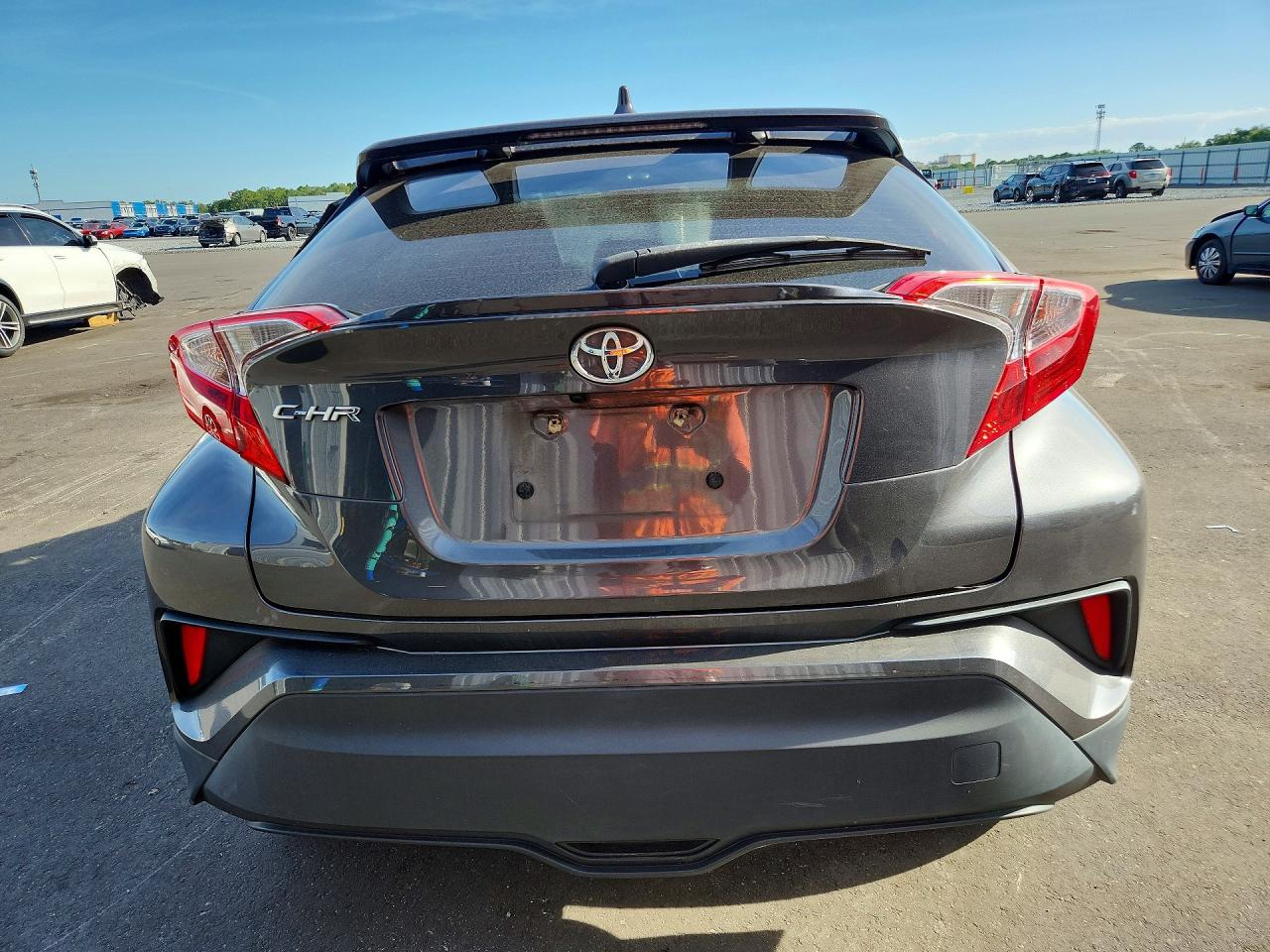 2021 Toyota C-hr Xle Gray vin: NMTKHMBX2MR121245