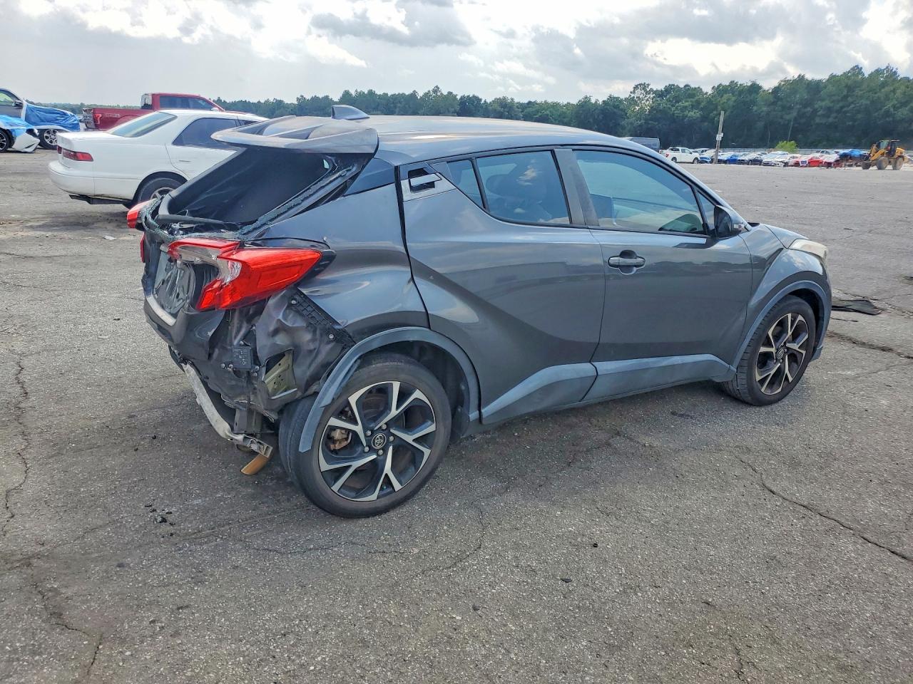 2019 Toyota C-hr Xle Серый vin: NMTKHMBX4KR081862