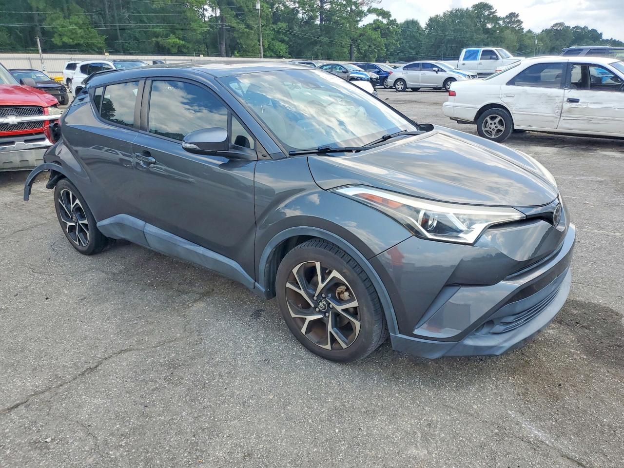 2019 Toyota C-hr Xle Серый vin: NMTKHMBX4KR081862