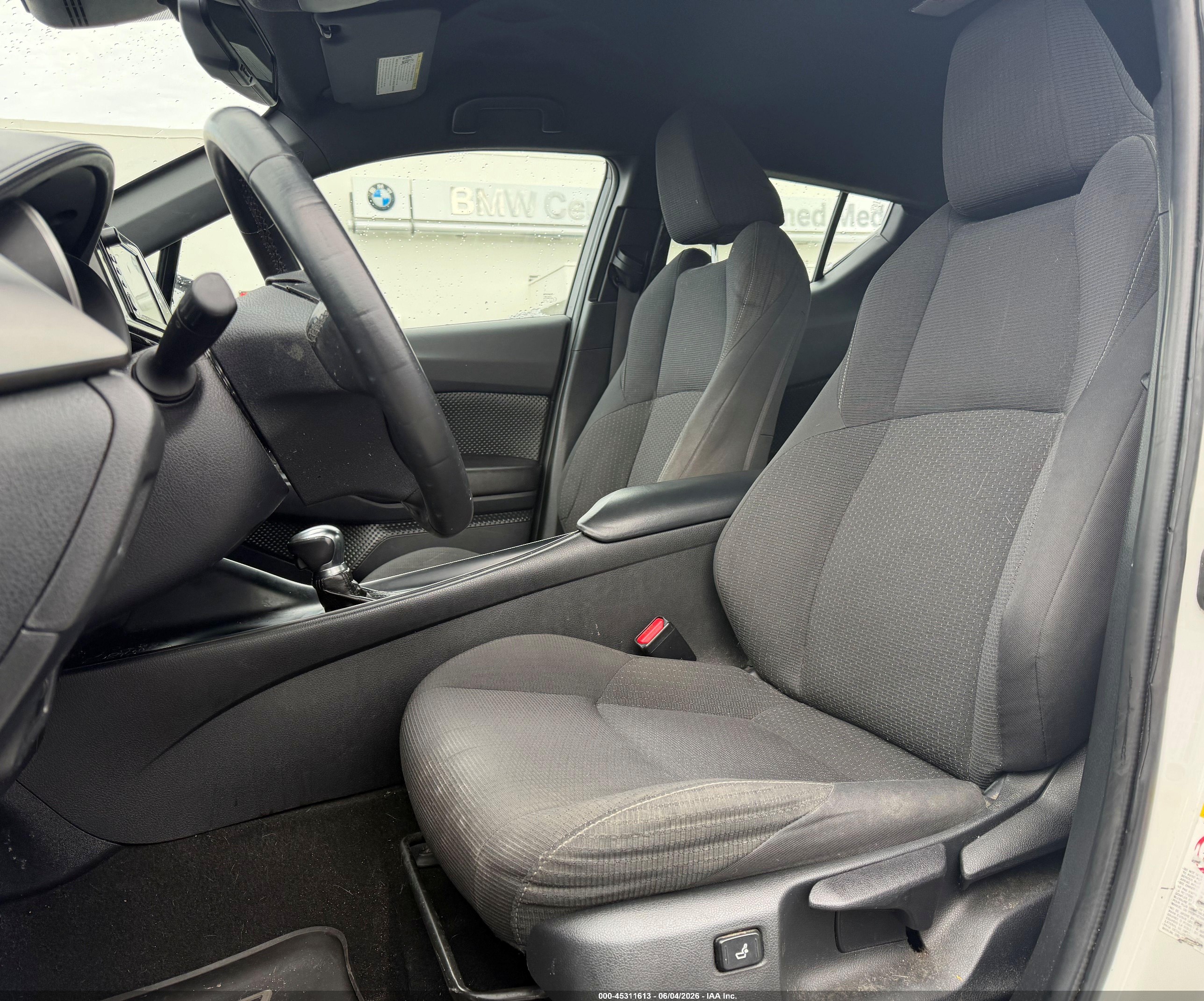 2018 Toyota C-hr Xle Premium White vin: NMTKHMBX6JR021239
