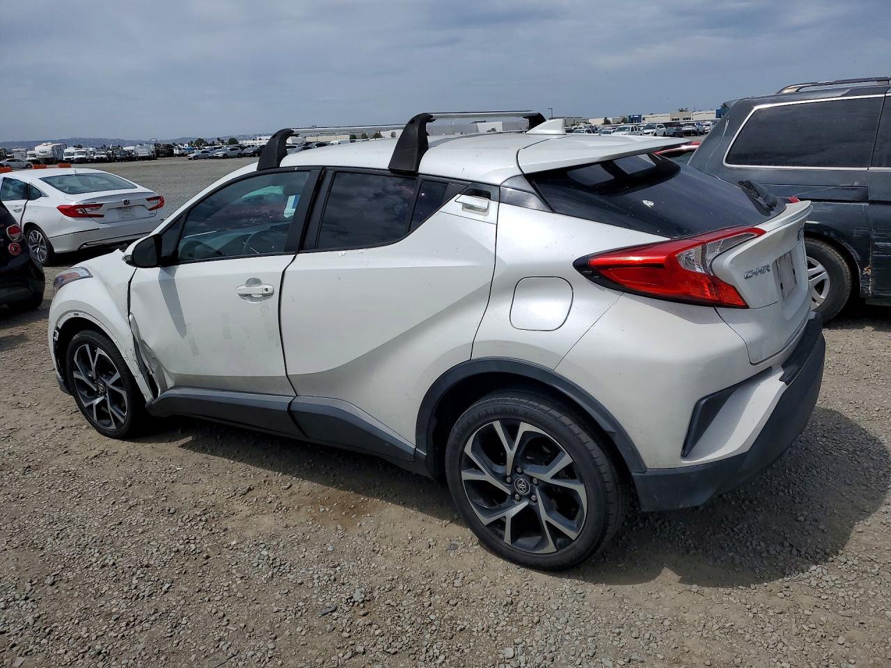 2018 Toyota C-hr Xle Premium White vin: NMTKHMBX6JR054774