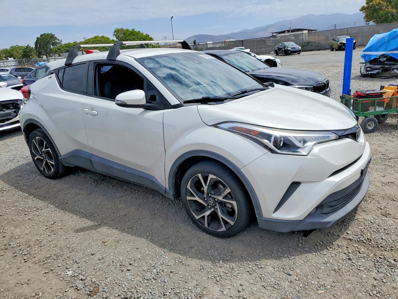 2018 Toyota C-hr Xle Premium White vin: NMTKHMBX6JR054774