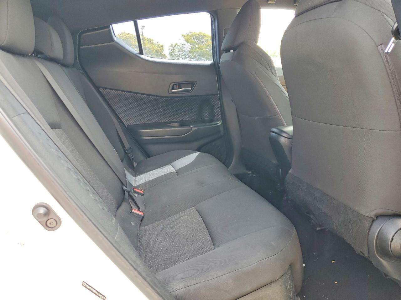 2018 Toyota C-hr Xle Premium White vin: NMTKHMBX6JR054774