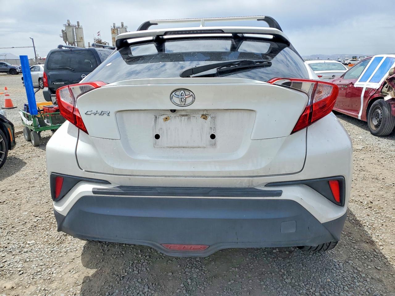 2018 Toyota C-hr Xle Premium White vin: NMTKHMBX6JR054774