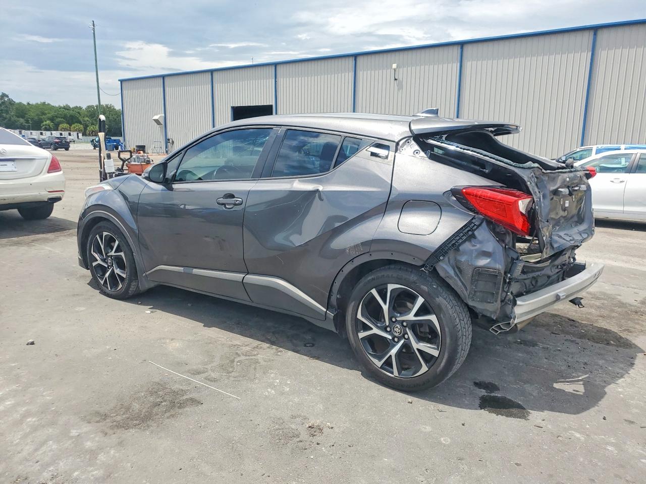 2018 Toyota C-hr Xle Premium Угольный vin: NMTKHMBX8JR013806