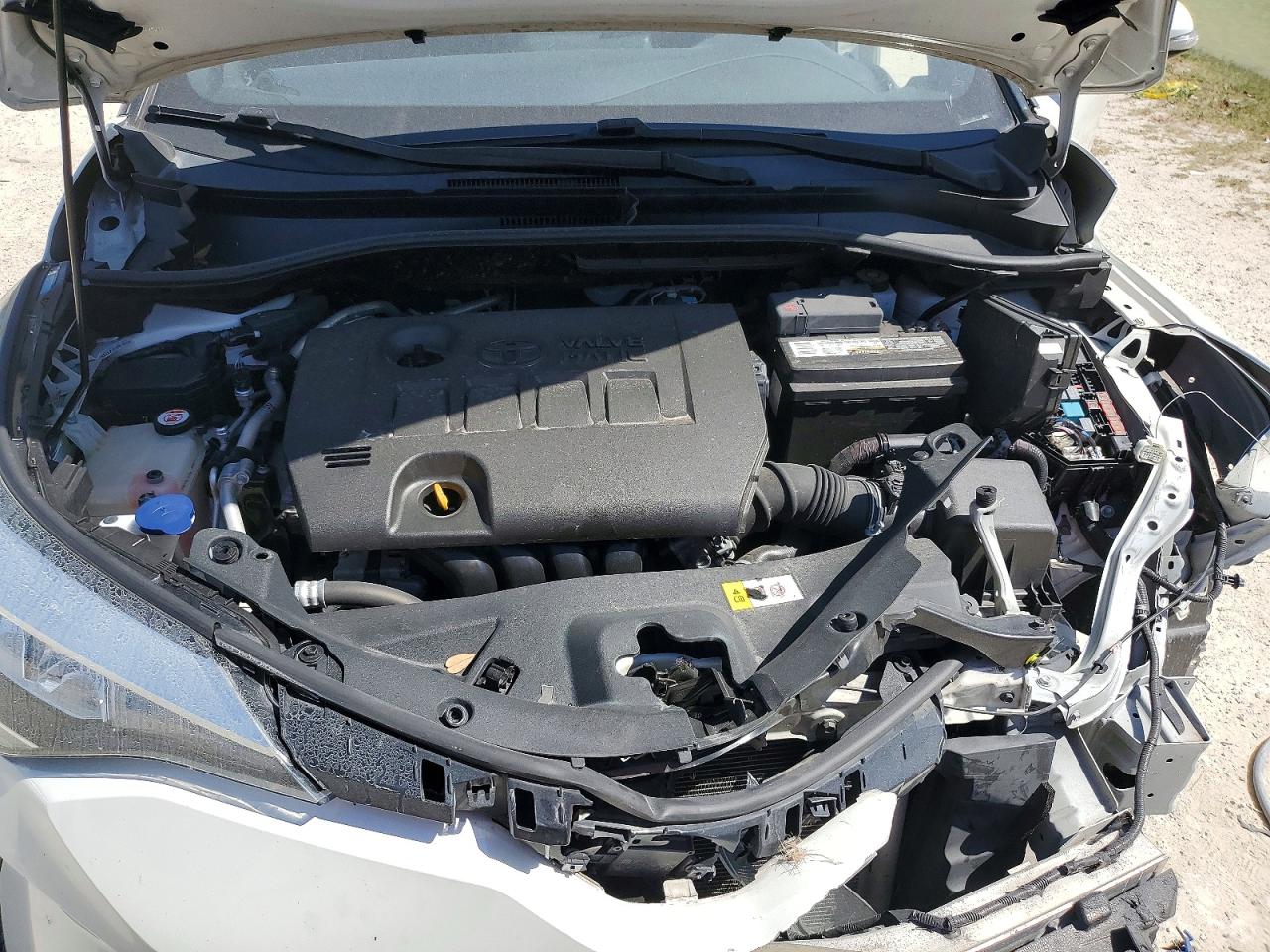 2020 Toyota C-hr Xle White vin: NMTKHMBX8LR110409