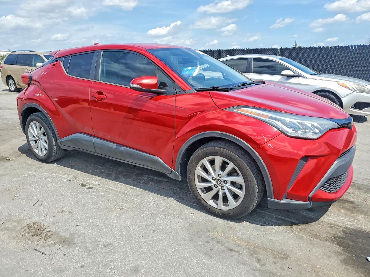2020 Toyota C-hr Le Red vin: NMTKHMBX9LR104473