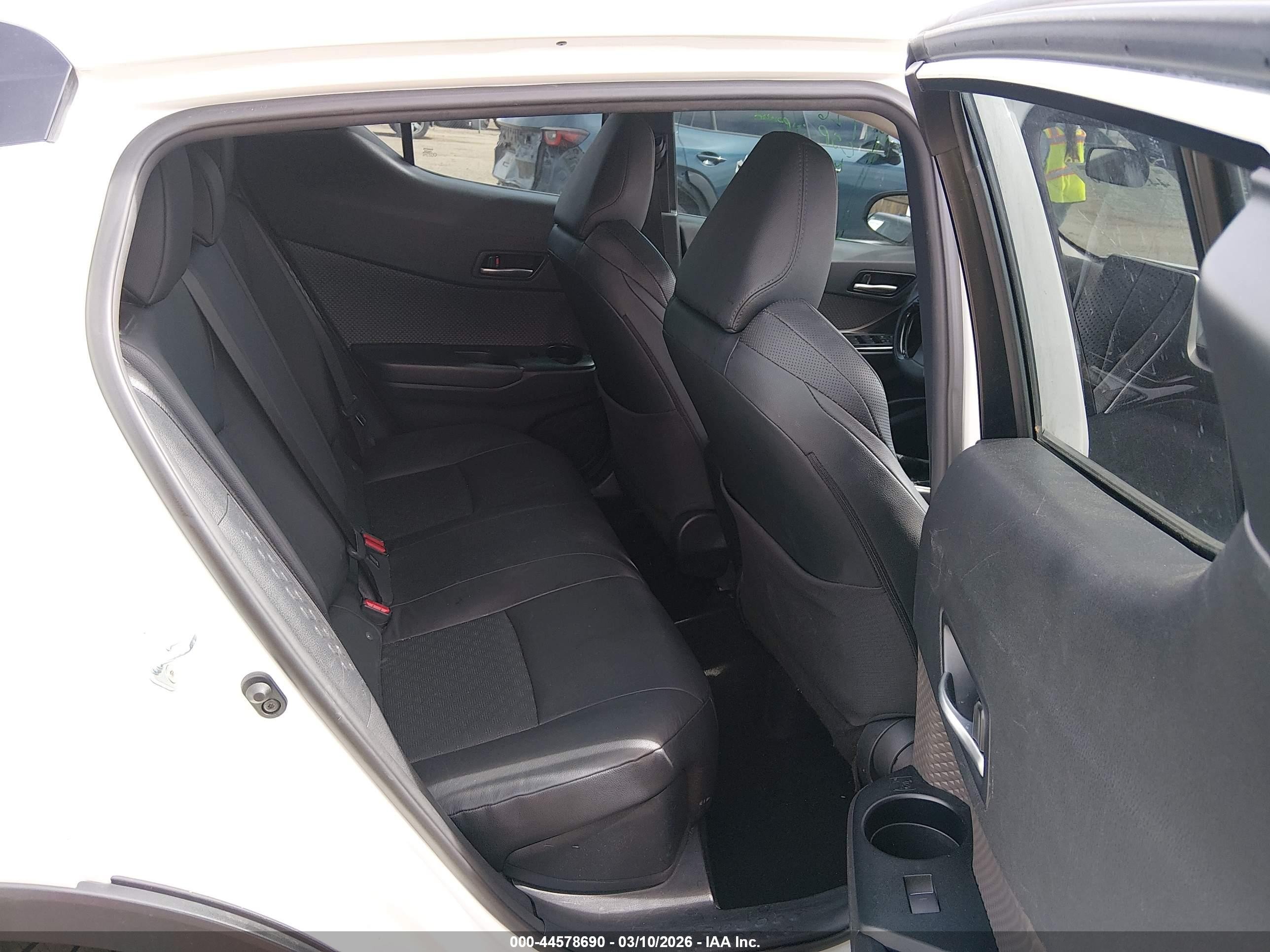 2021 Toyota C-hr Limited White vin: NMTKHMBX9MR130119