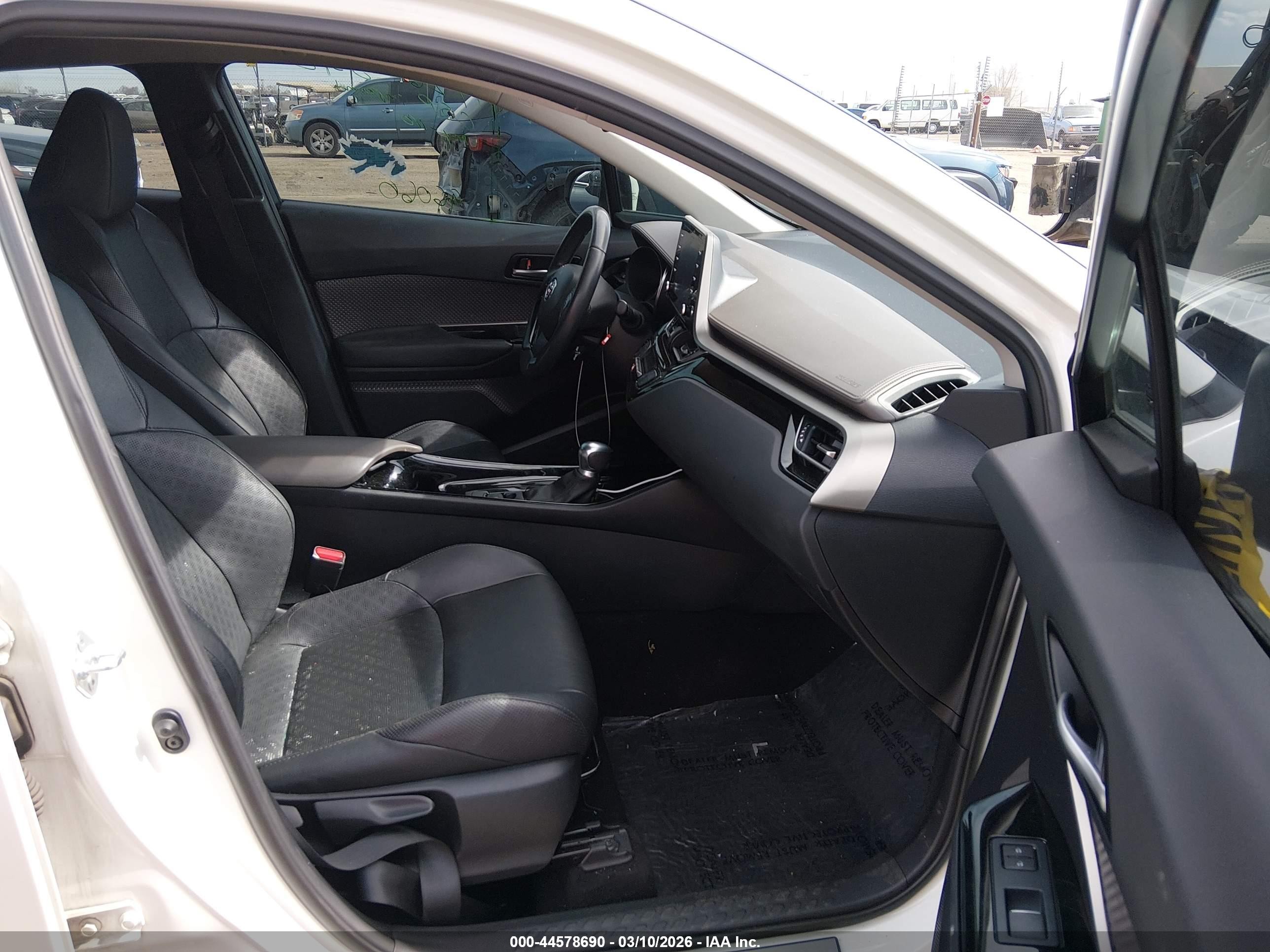 2021 Toyota C-hr Limited White vin: NMTKHMBX9MR130119