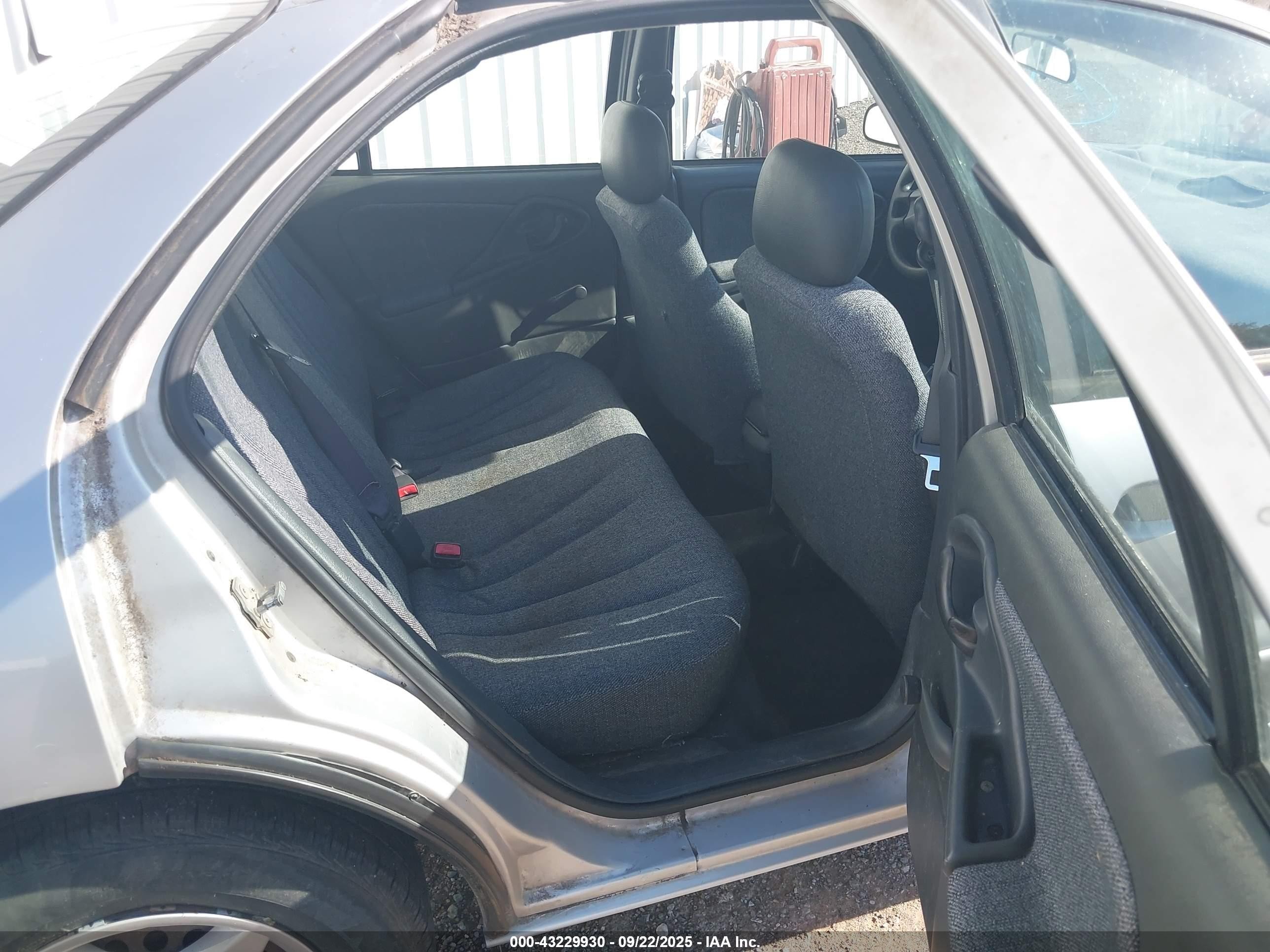2005 Chevrolet Cavalier   Серебряный vin: OK0570425344     