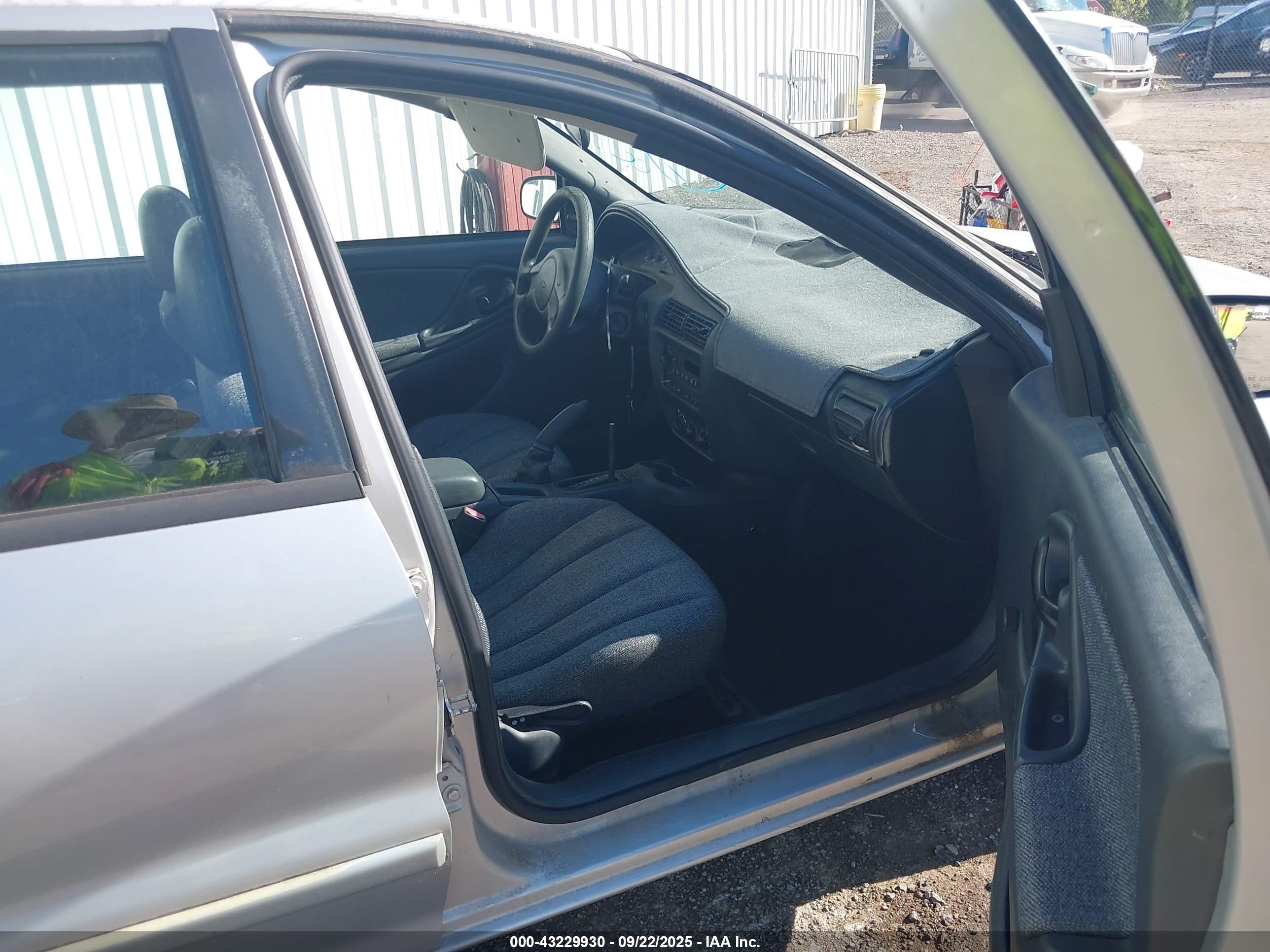 2005 Chevrolet Cavalier   Серебряный vin: OK0570425344     