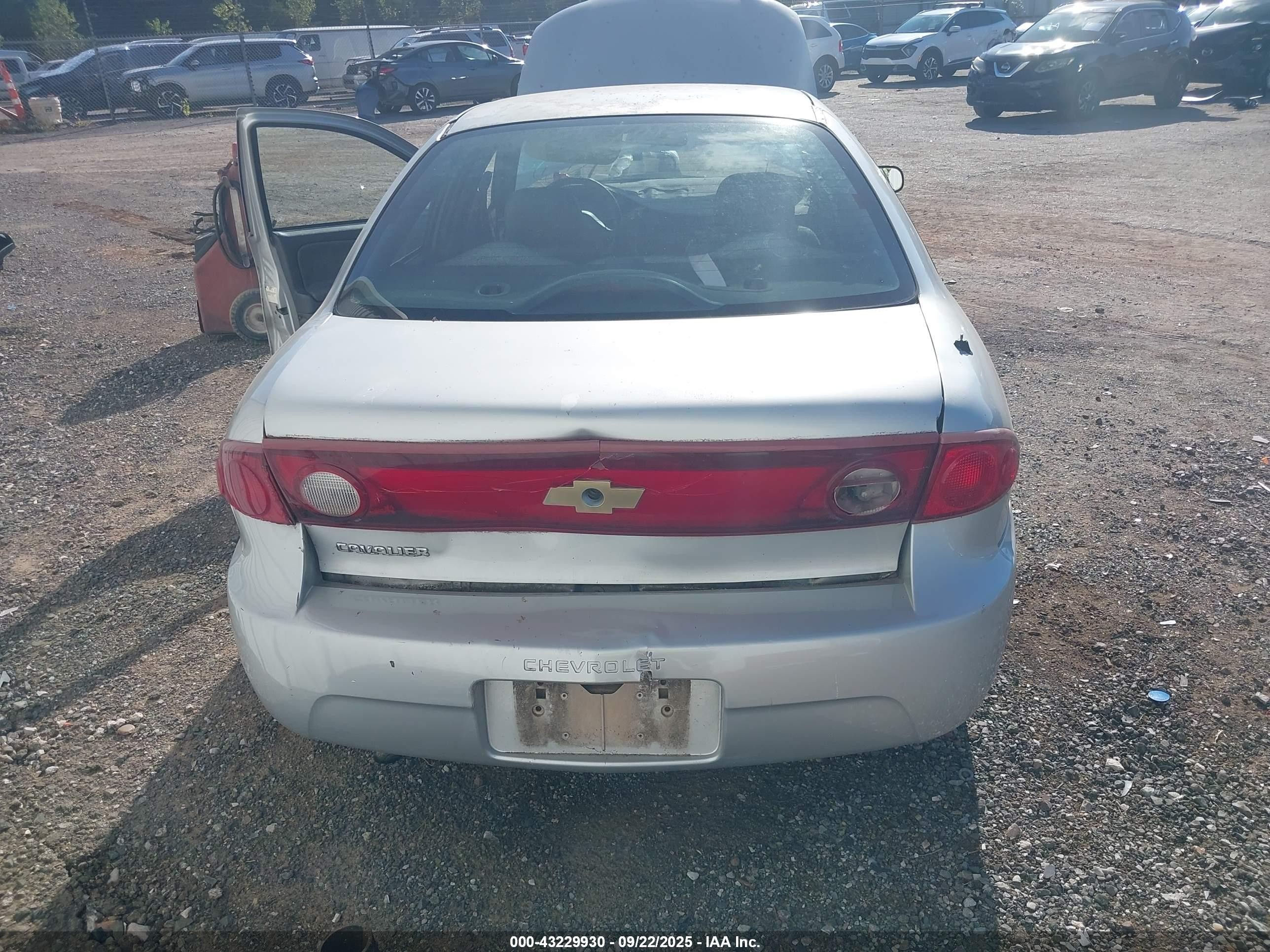 2005 Chevrolet Cavalier   Серебряный vin: OK0570425344     