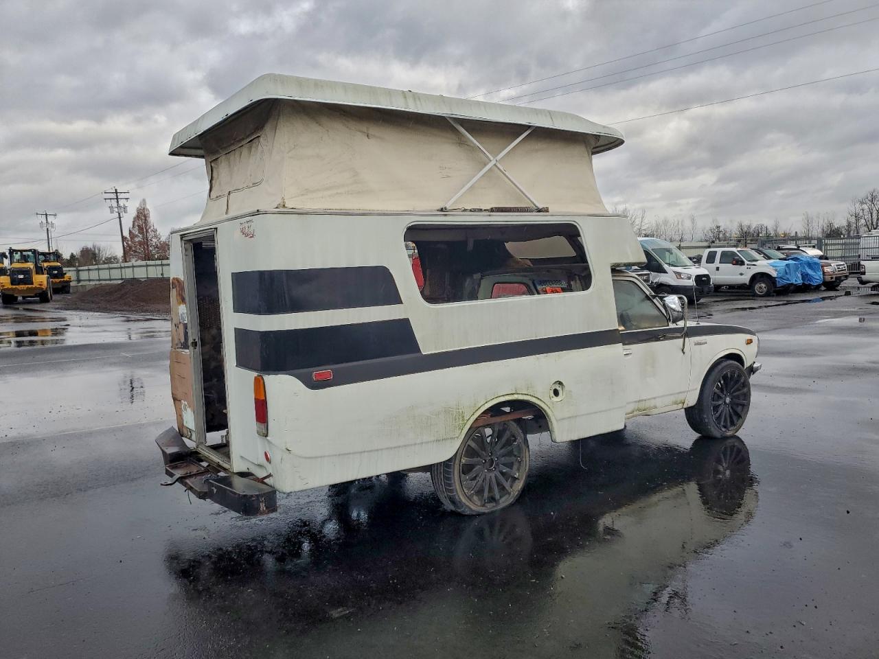 1976 Toyota Van White vin: RN28038016